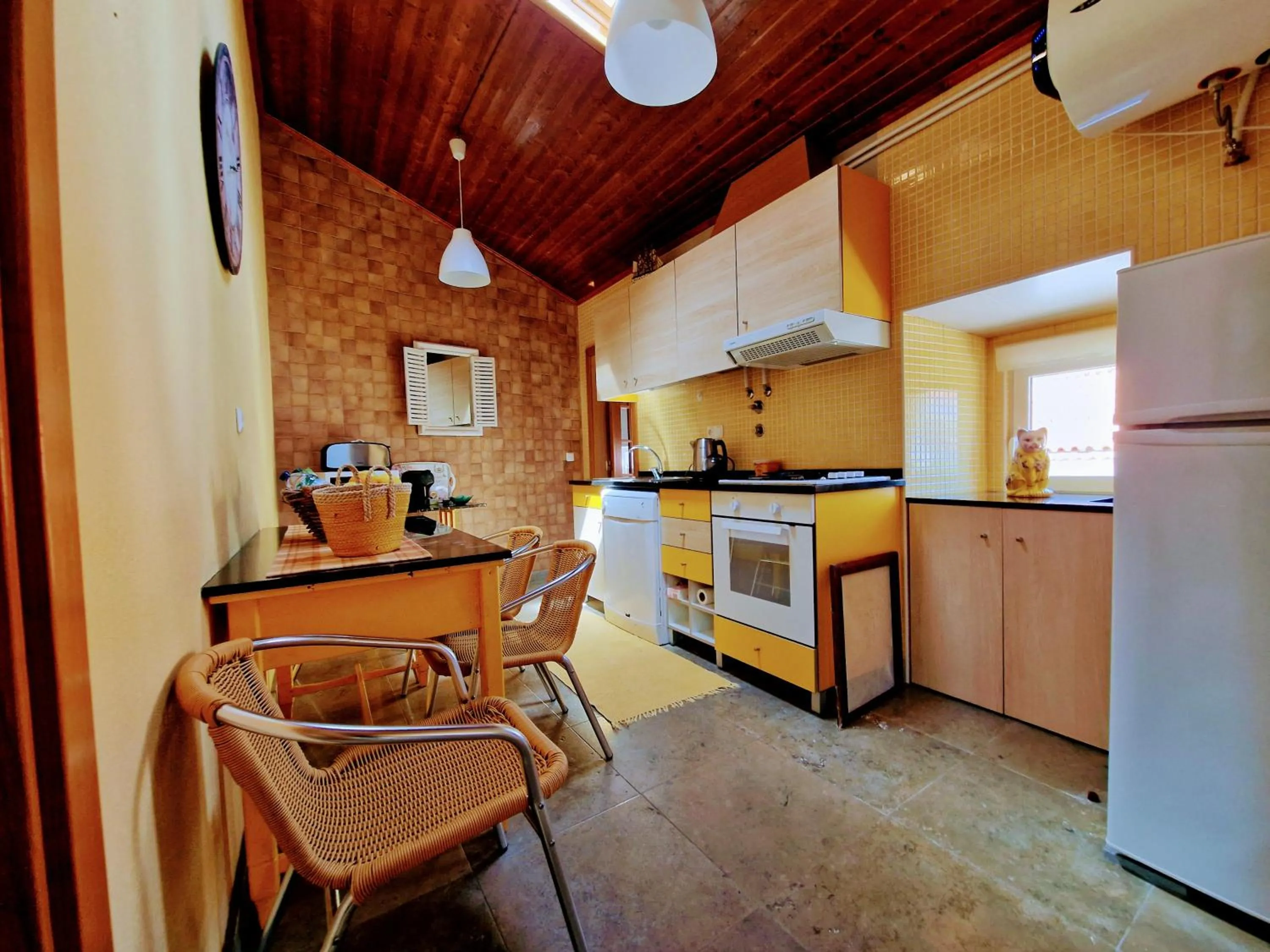 Dining area in Casa das Azenhas by Lisbon Village Apartments