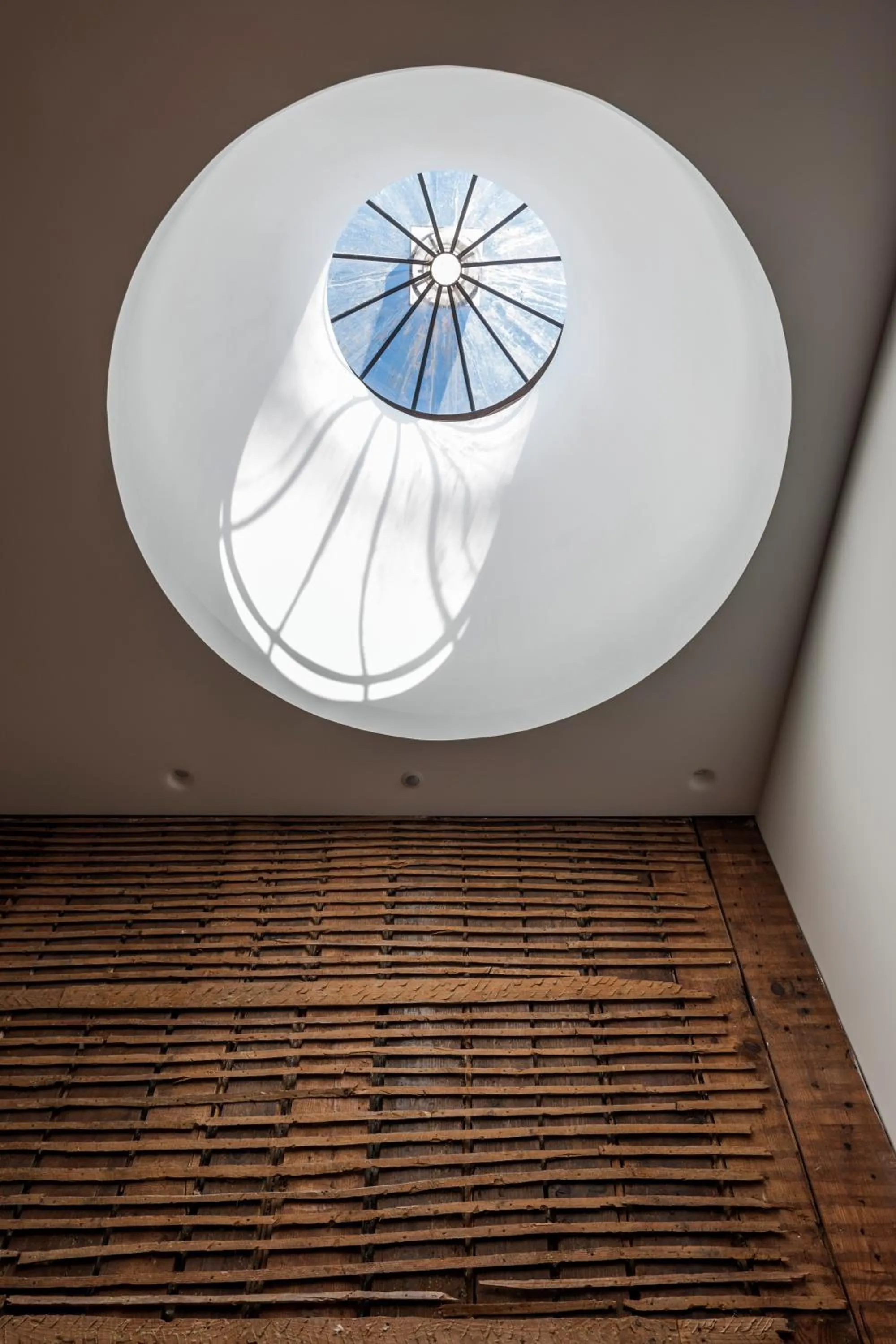 Decorative detail in FLORES 36 by YoursPorto