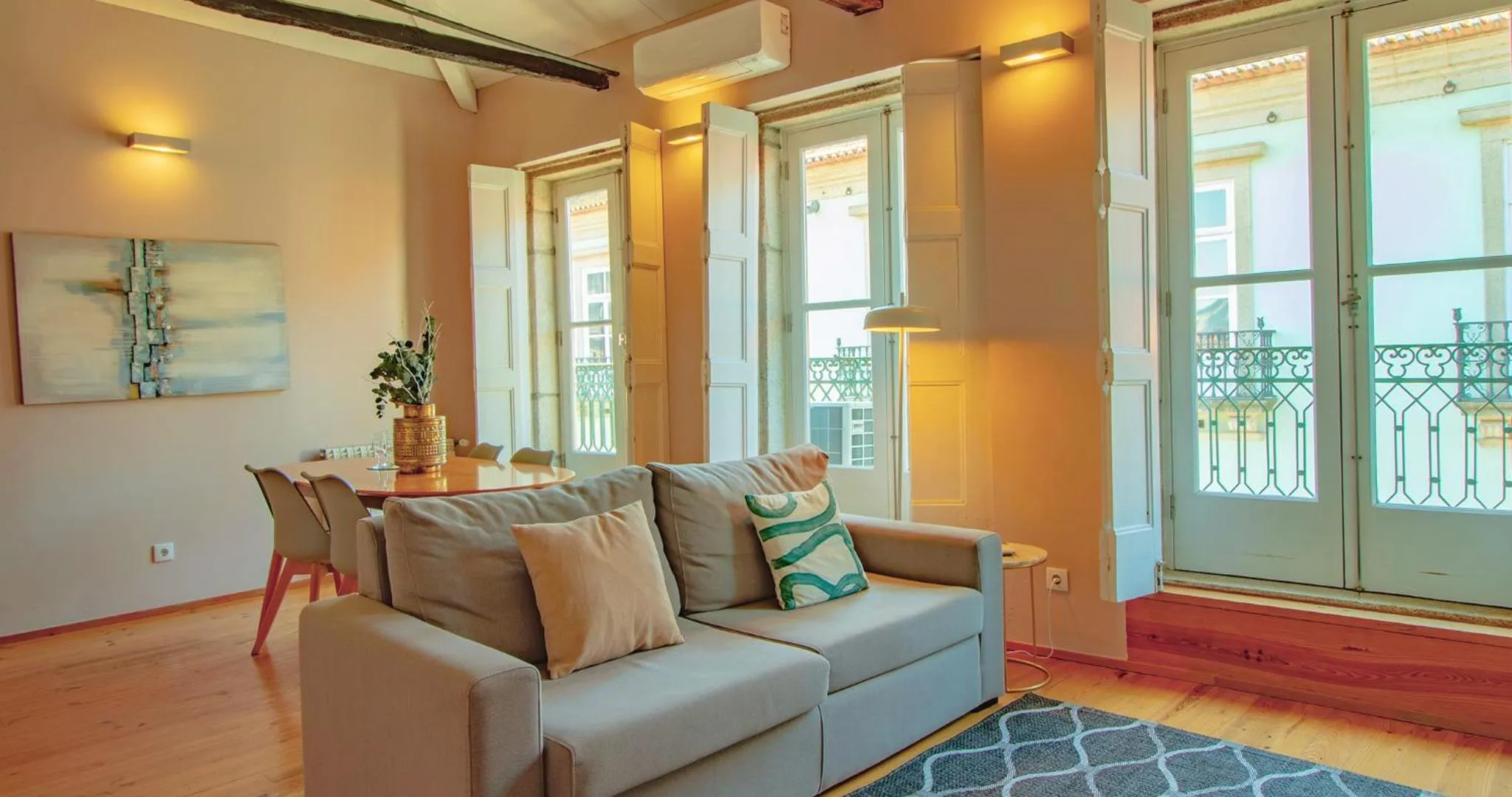 Living room in FLORES 36 by YoursPorto