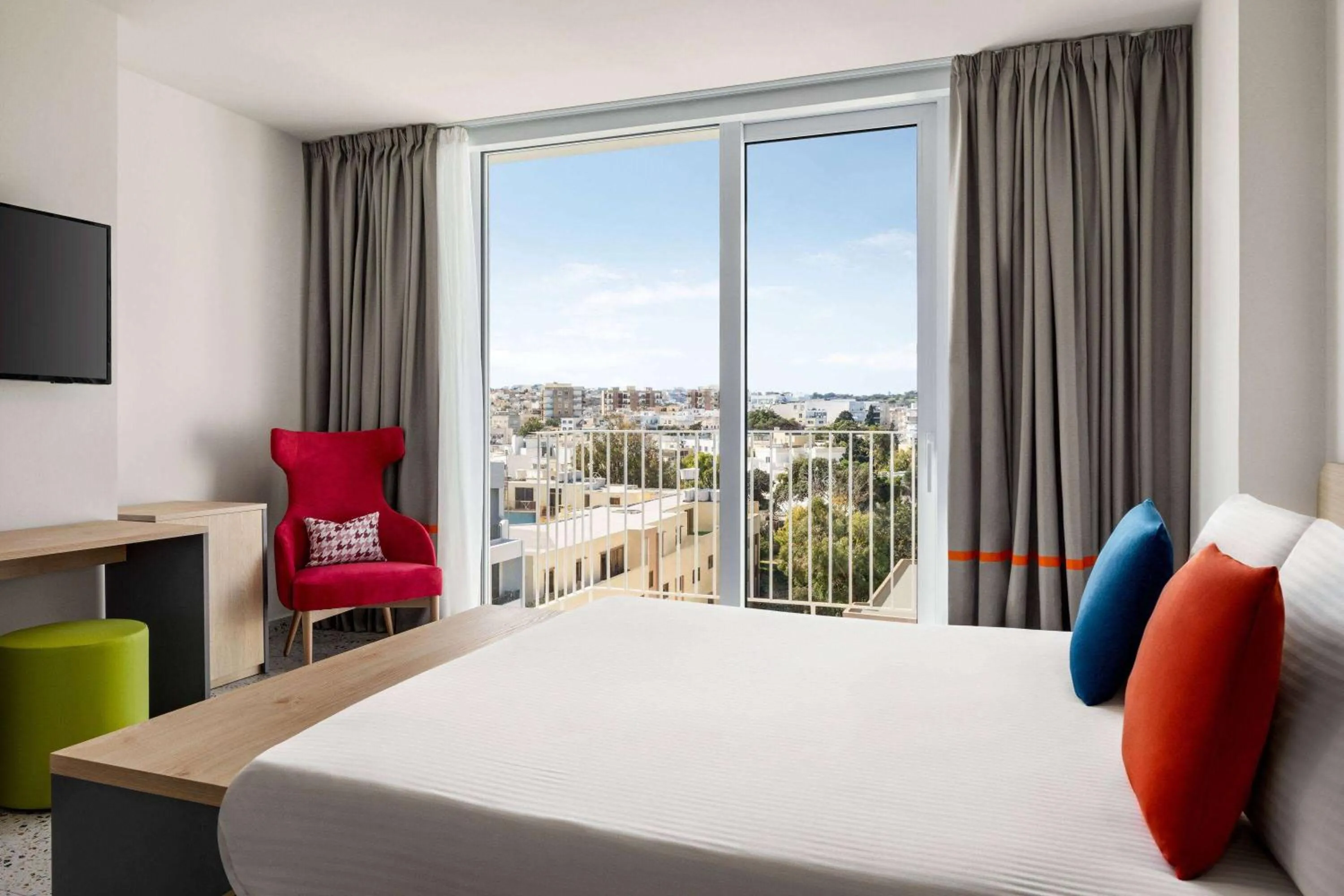 Photo of the whole room in QUADRO Hotel