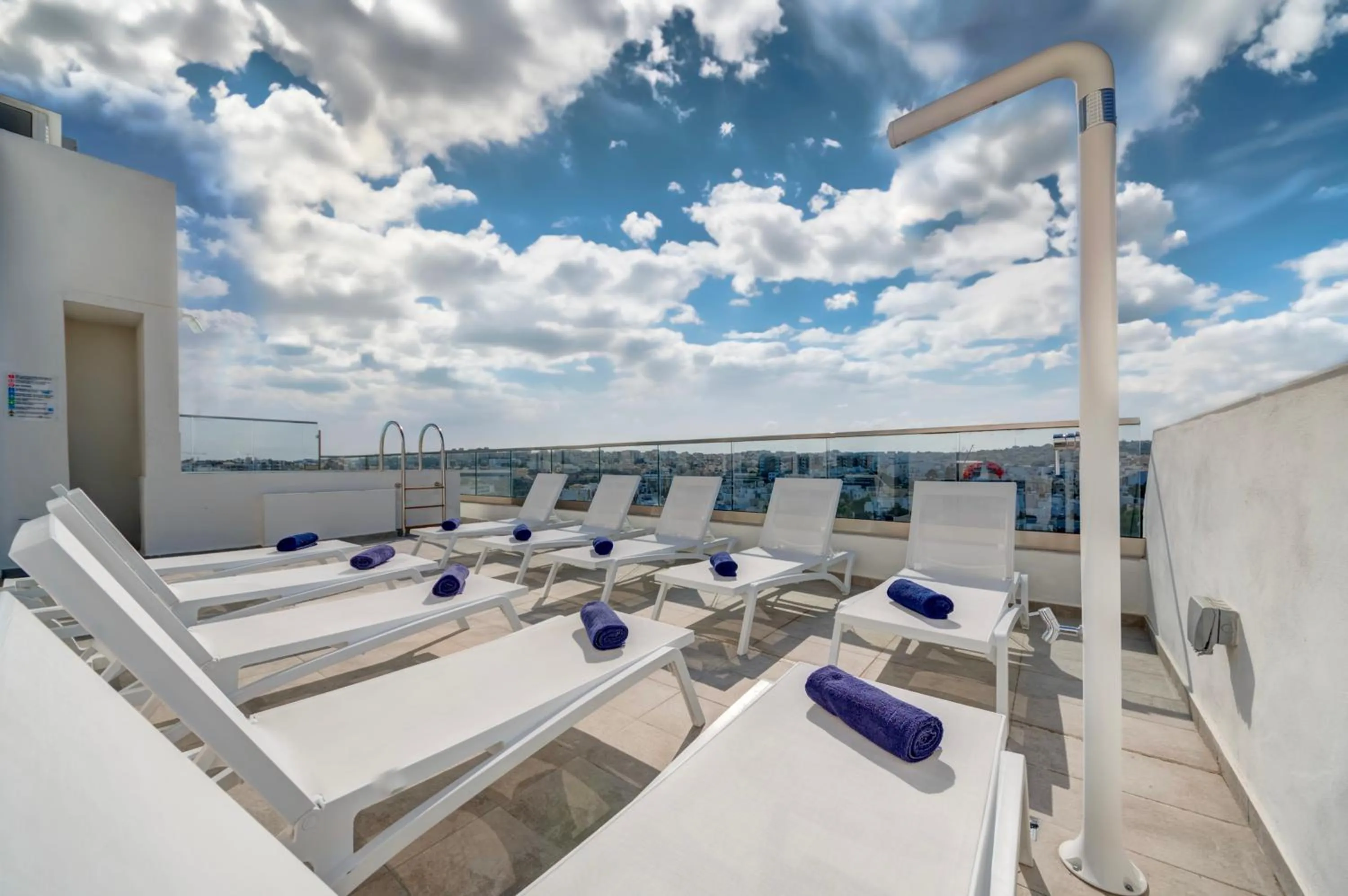 Swimming pool in QUADRO Hotel