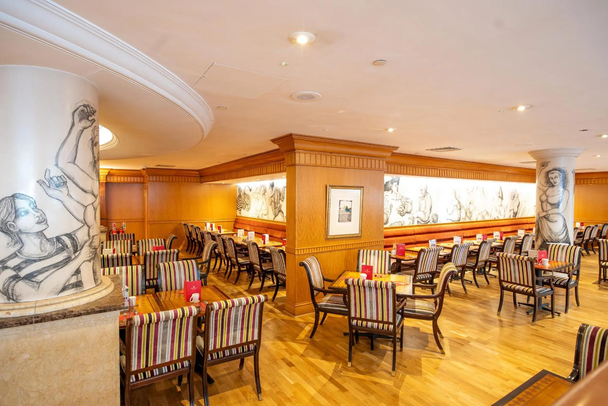 Restaurant/places to eat in Millennium Hotel and Conference Centre Gloucester London