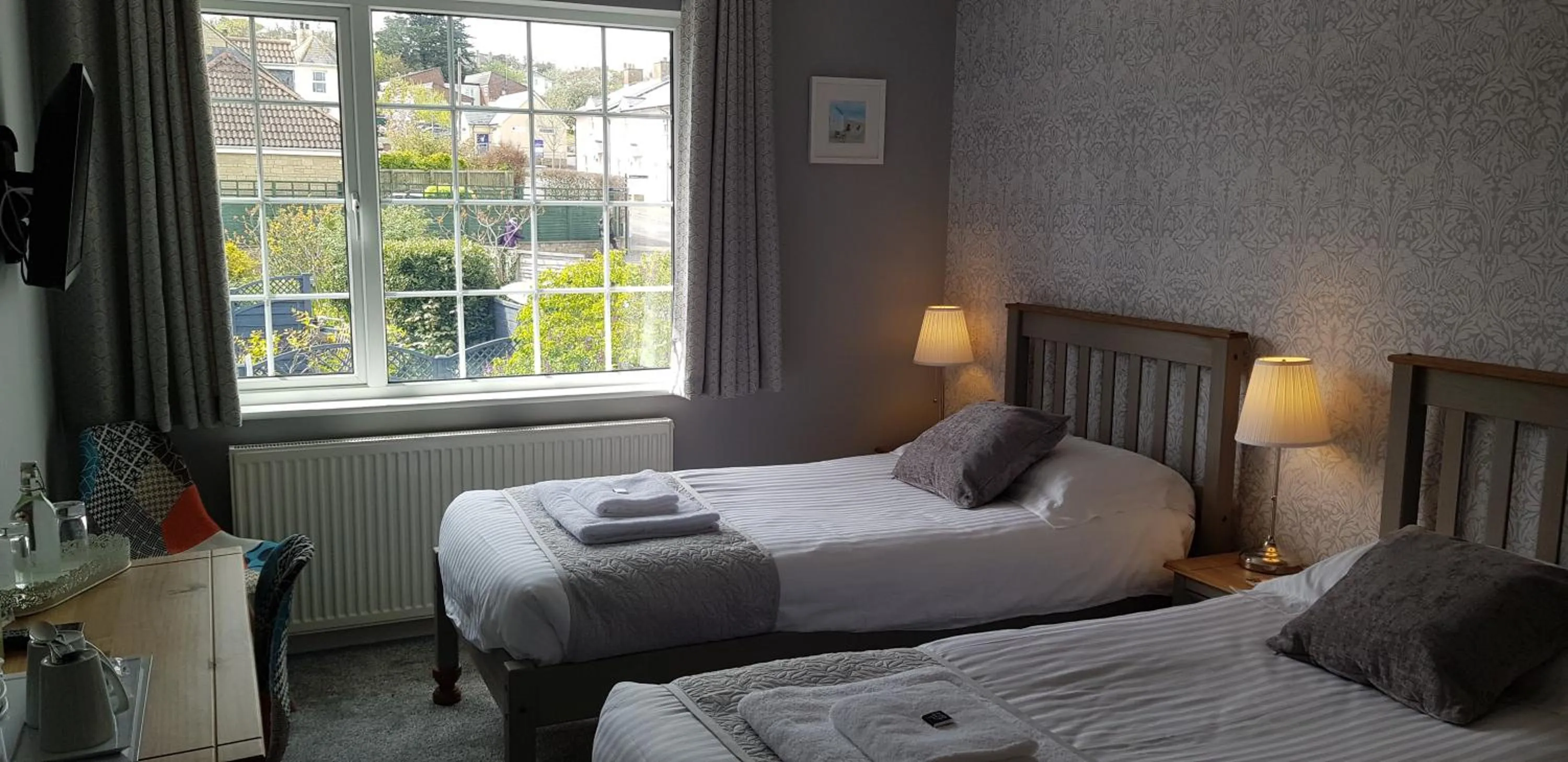 Bedroom, Bed in Hensleigh House