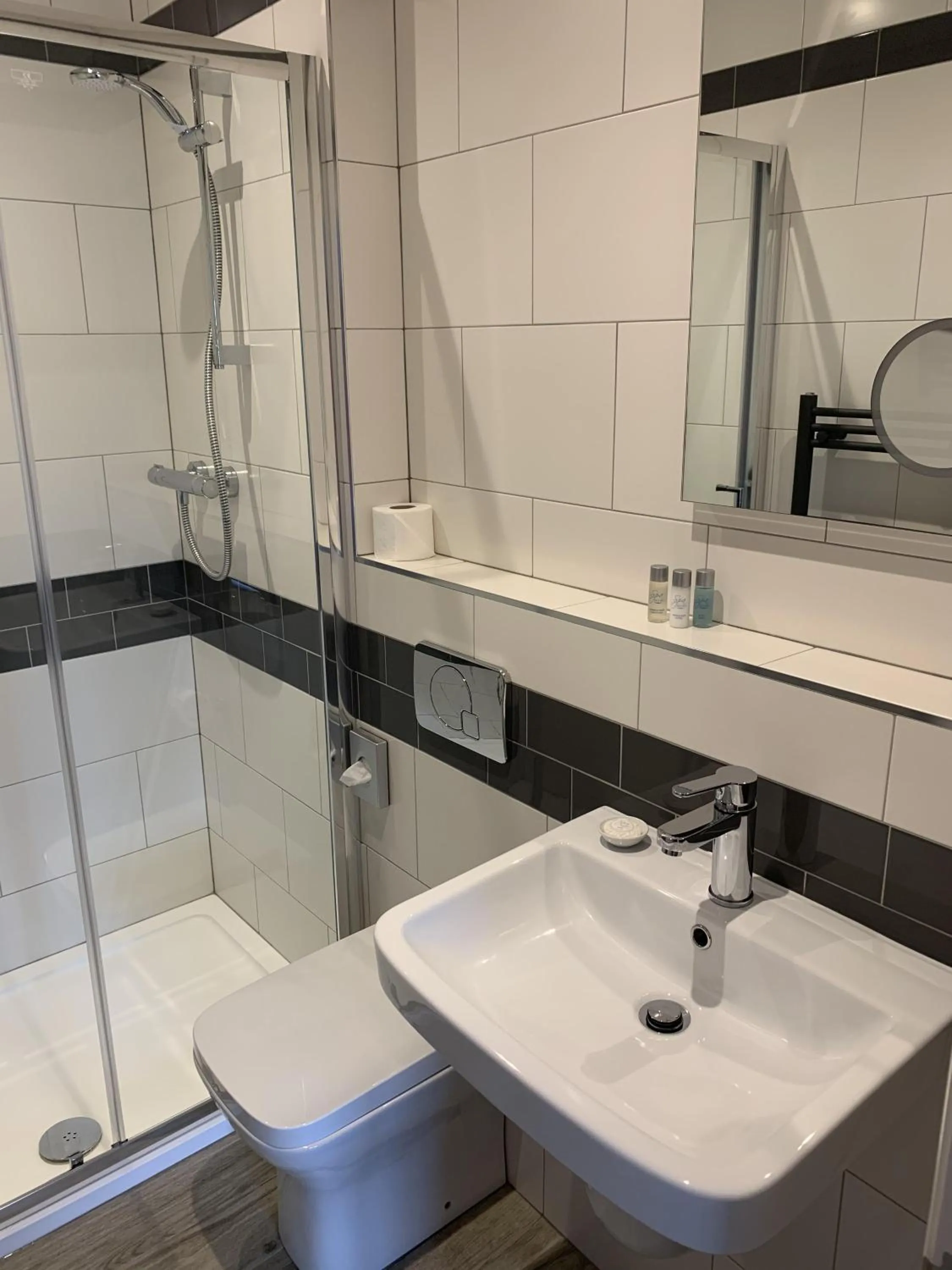 Bathroom in Hensleigh House