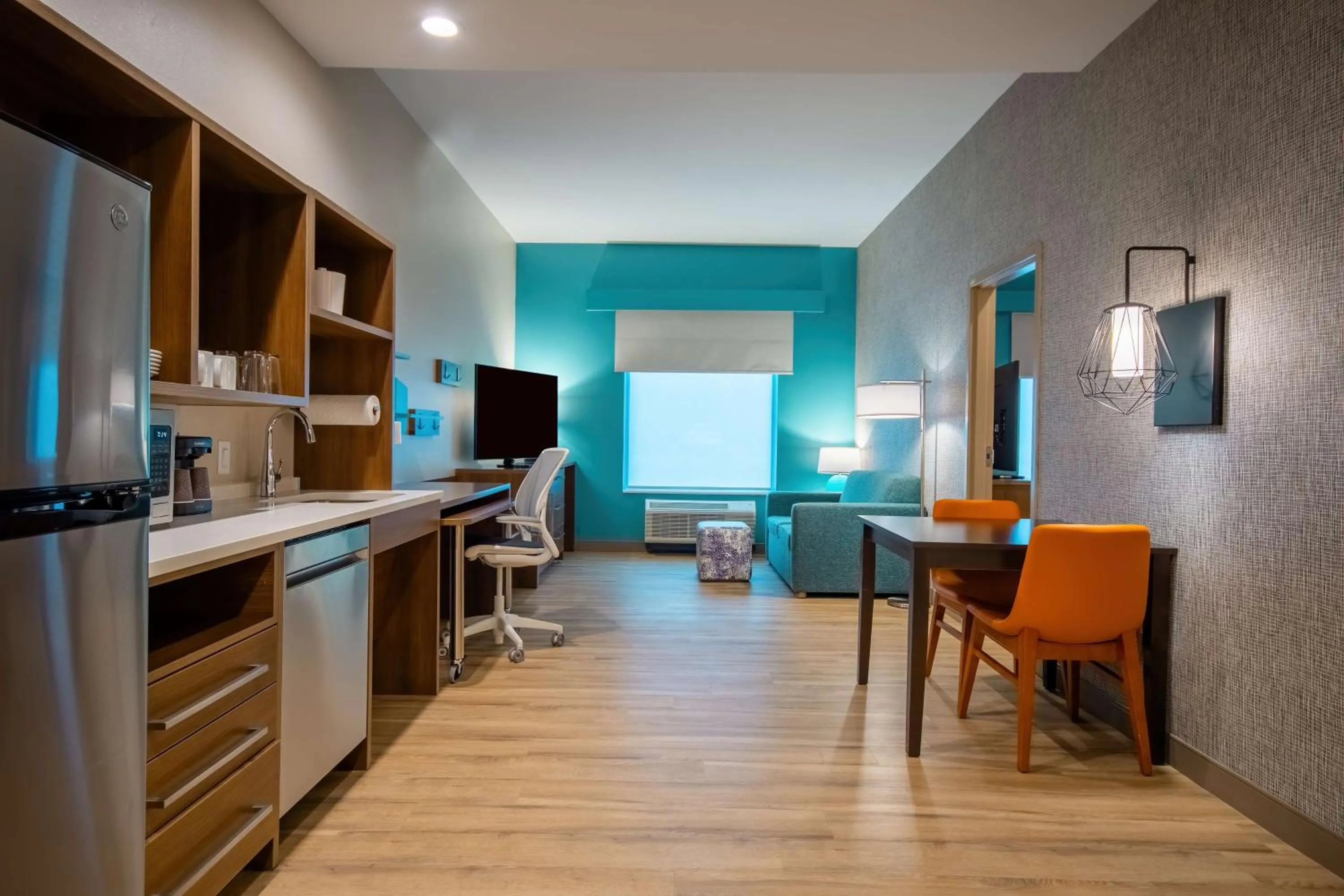 Kitchen or kitchenette in Home2 Suites By Hilton West Chester Cincinnati