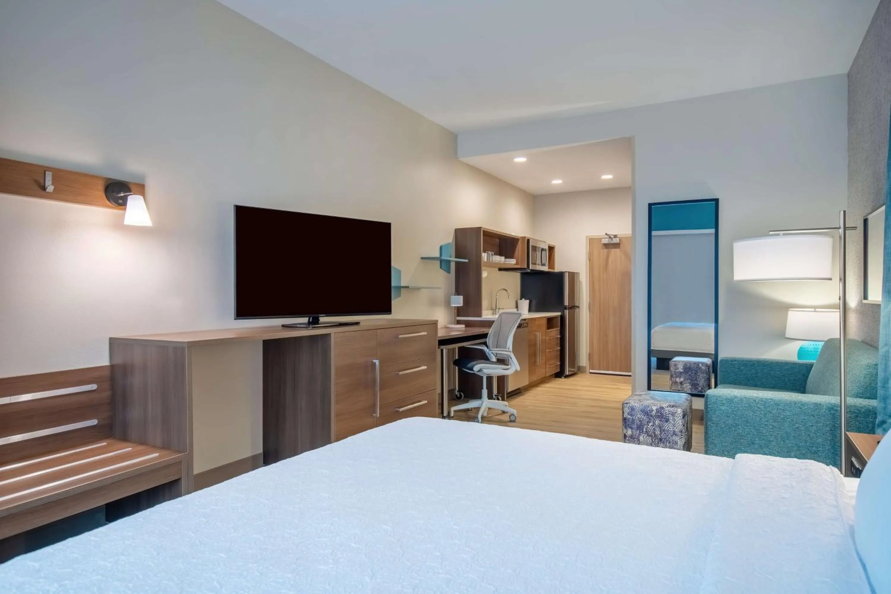 Bed in Home2 Suites By Hilton West Chester Cincinnati