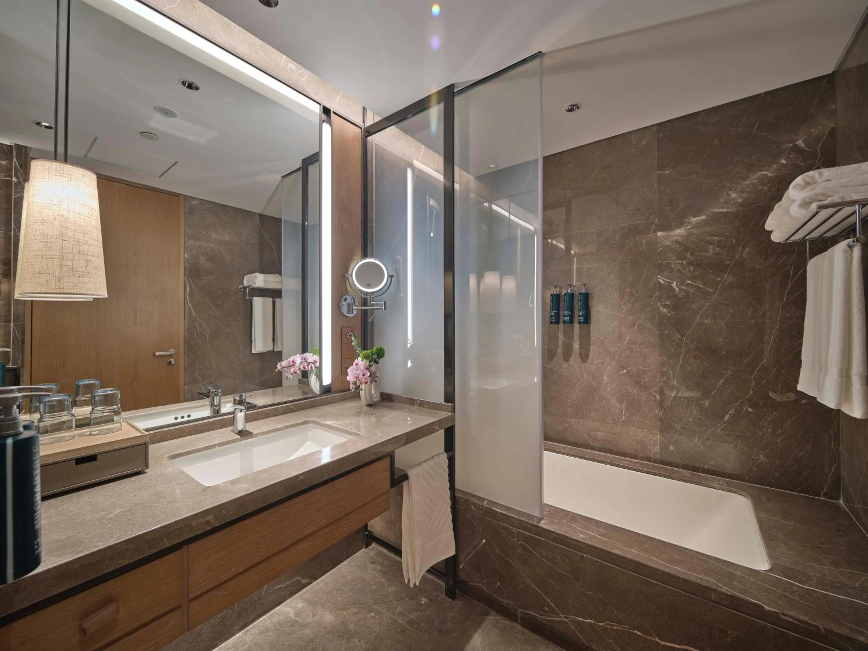 Toilet in DoubleTree by Hilton Changbaishan Hot Spring