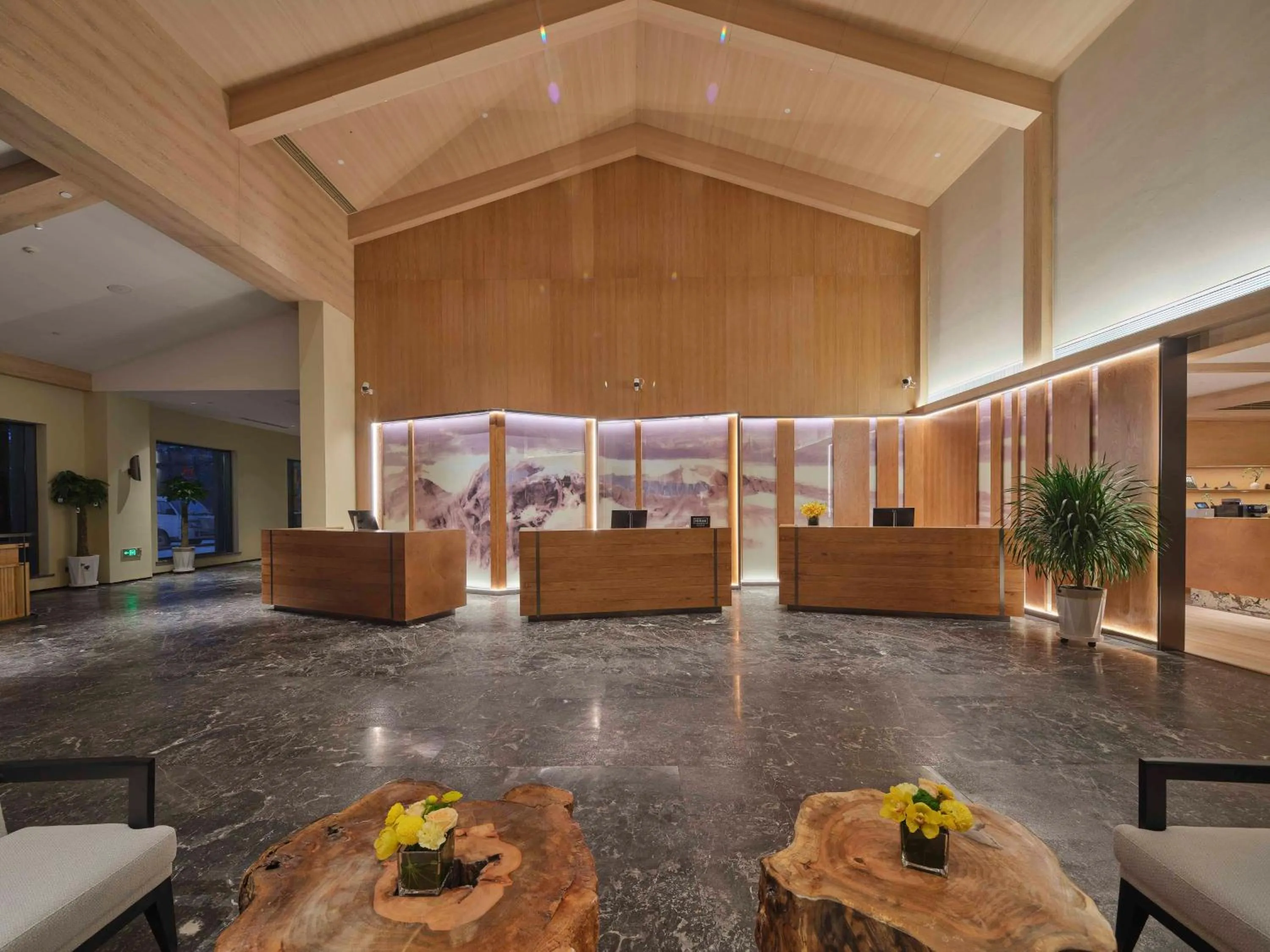 Lobby or reception in DoubleTree by Hilton Changbaishan Hot Spring