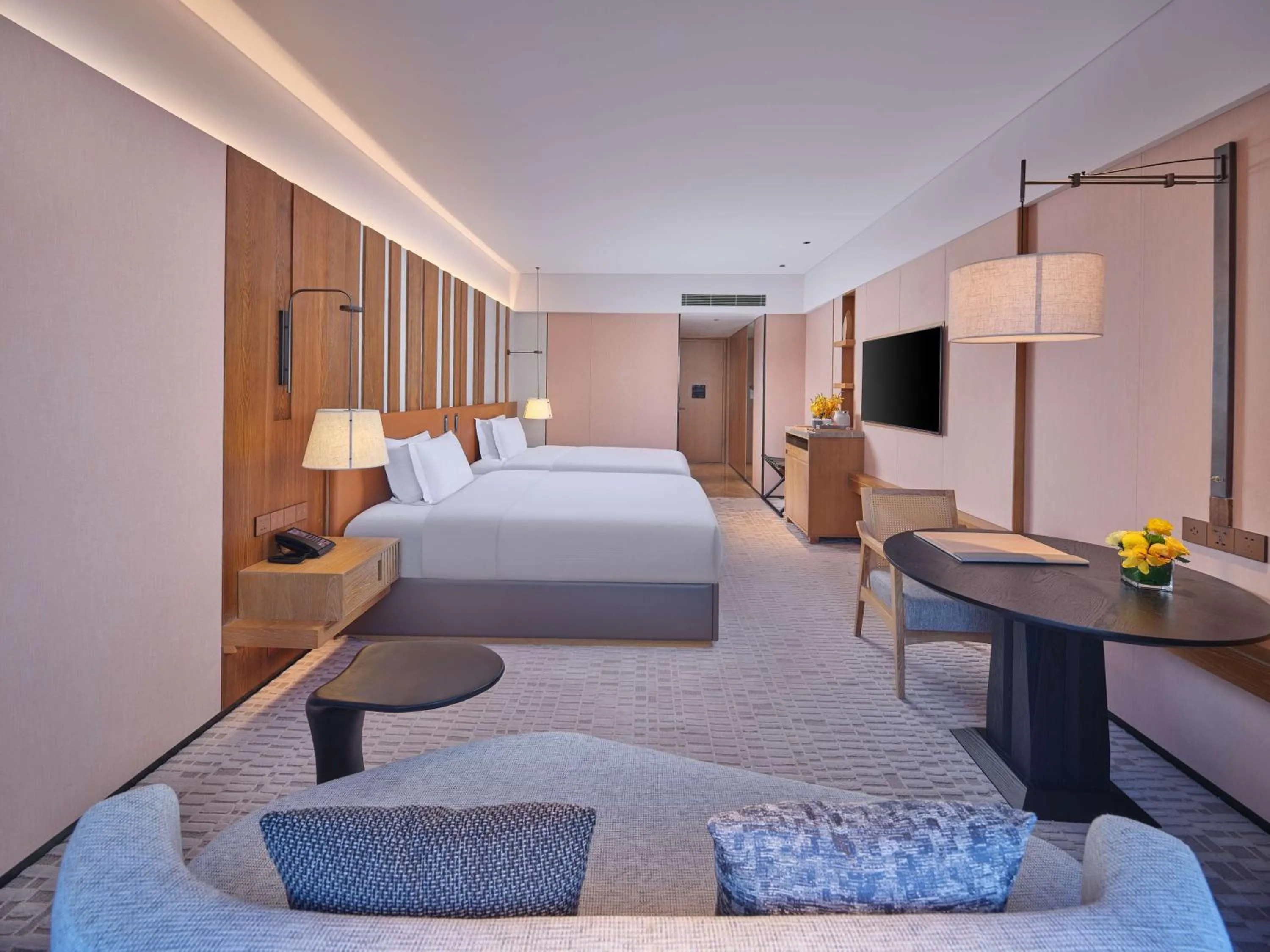 Living room, Bed in DoubleTree by Hilton Changbaishan Hot Spring