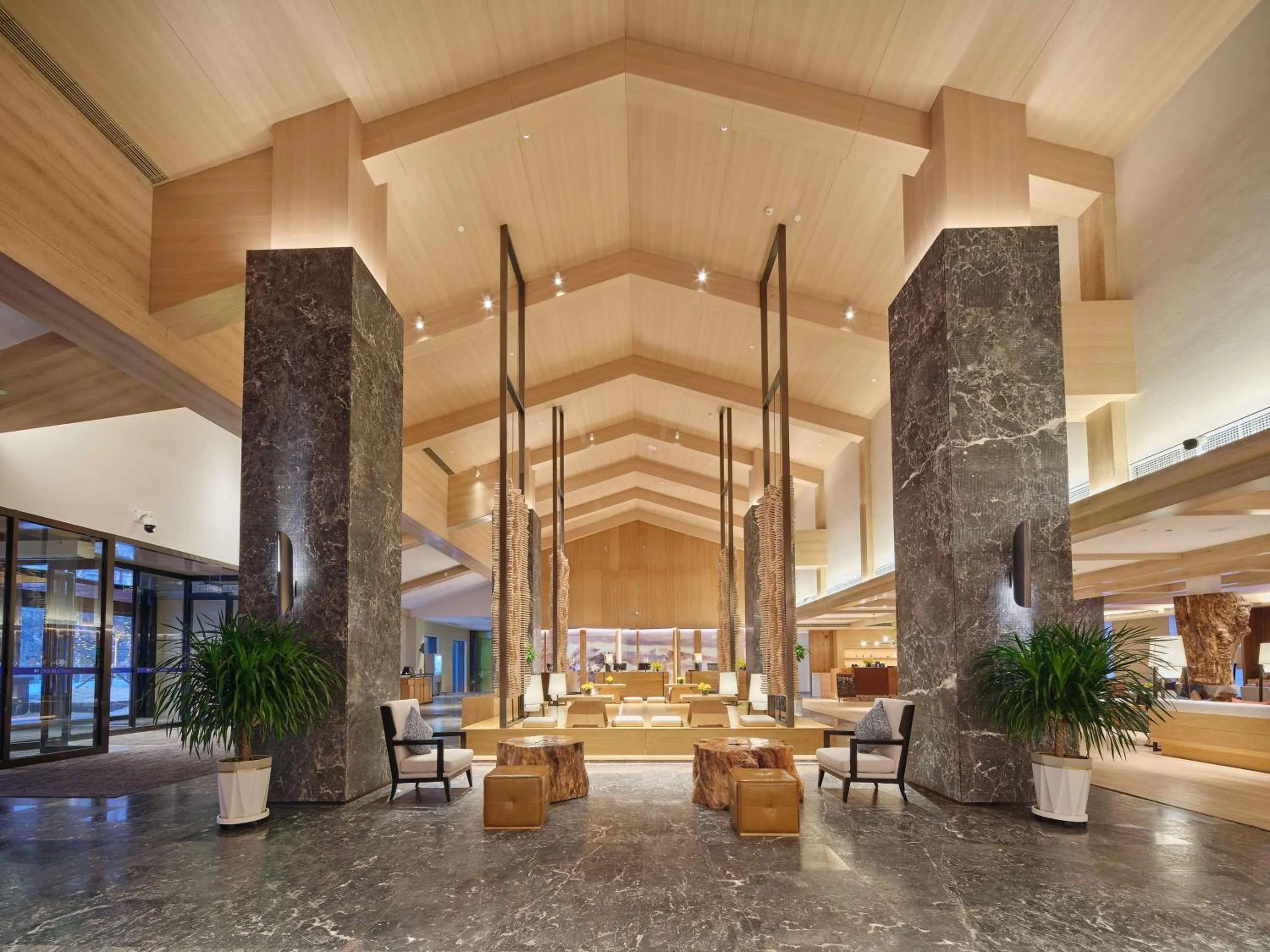 Lobby or reception in DoubleTree by Hilton Changbaishan Hot Spring