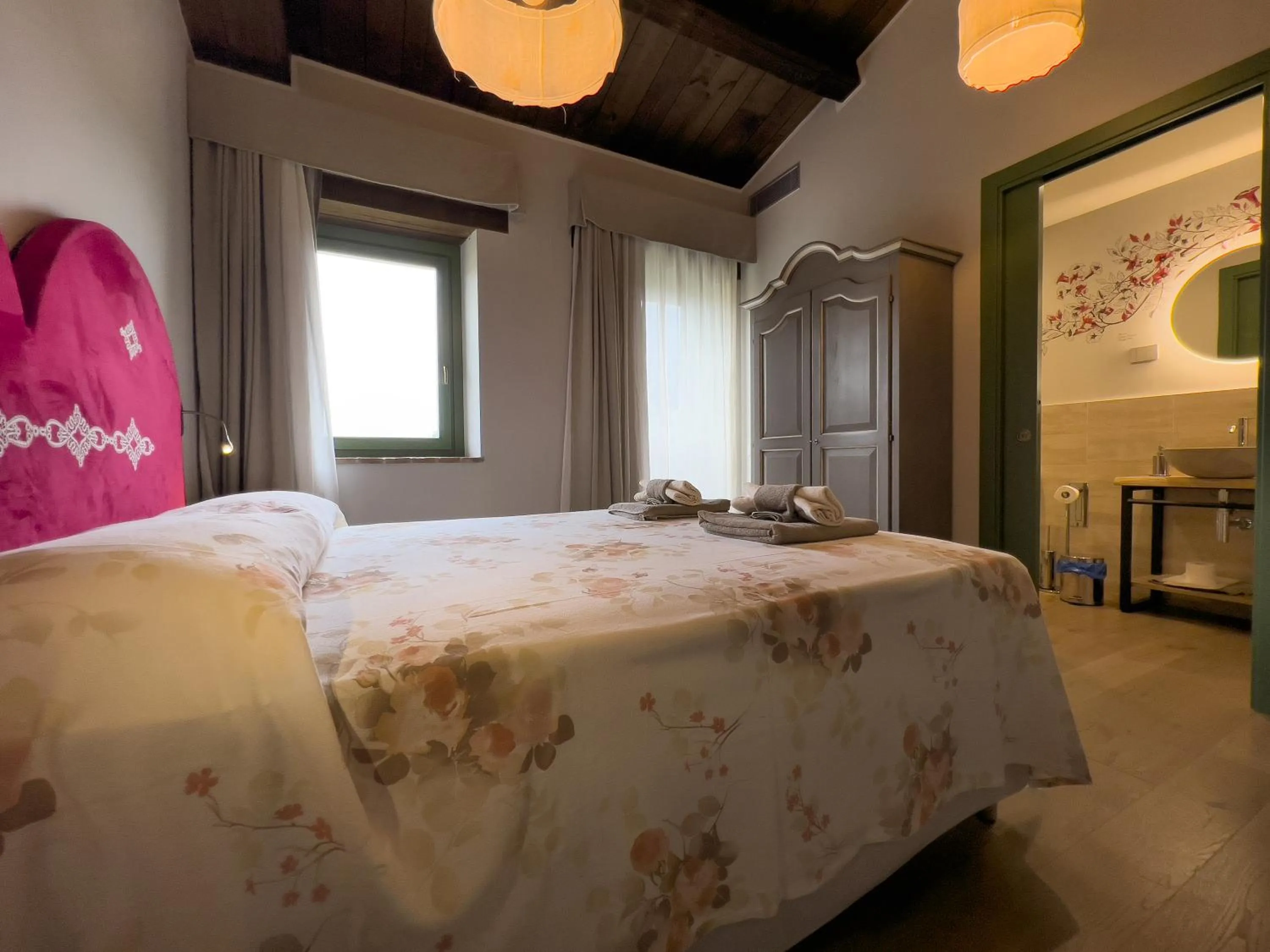 Bed in Relais Cocci Grifoni - Panoramic Wine Resort