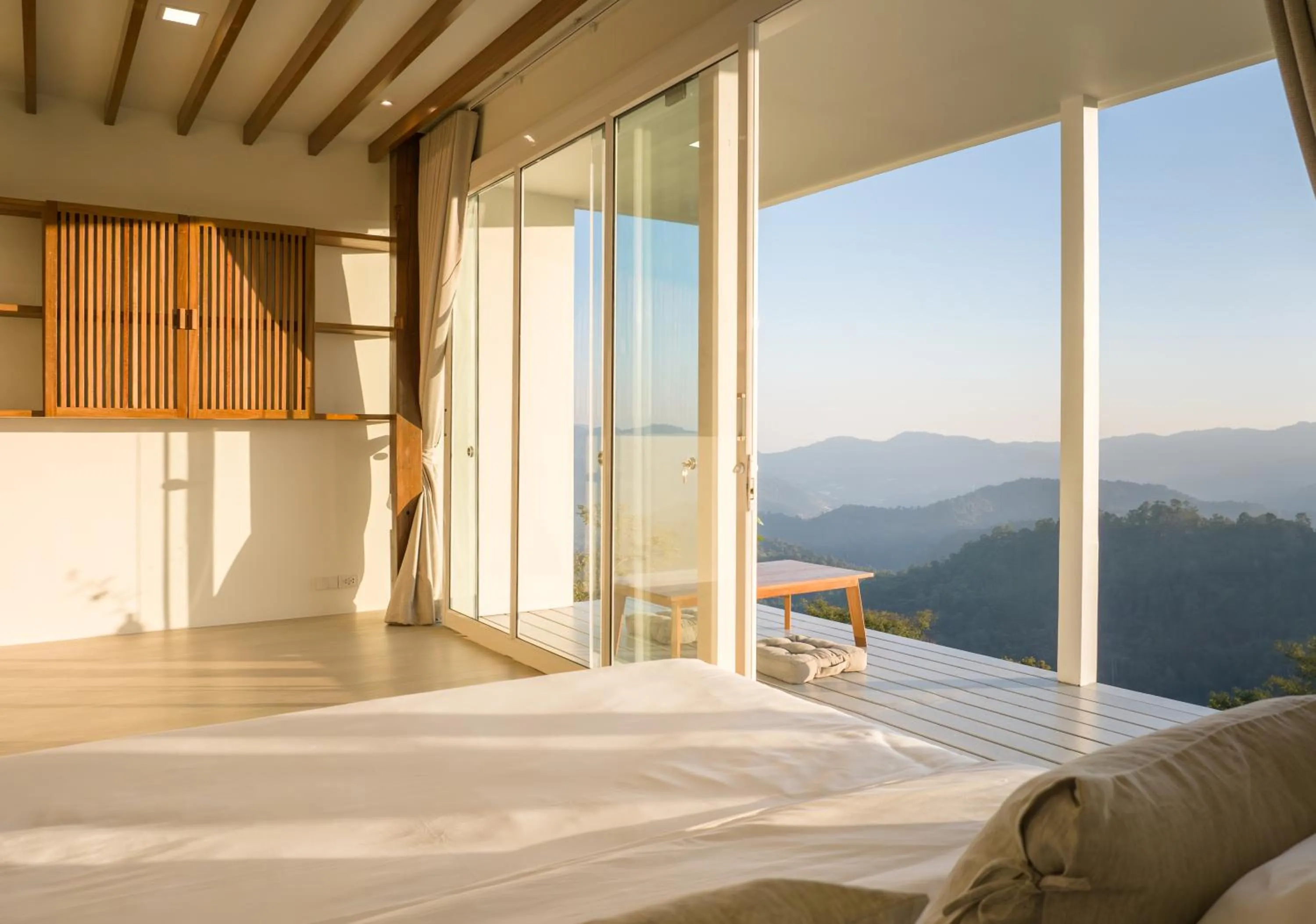 Mountain view, Bed in nai r kaad