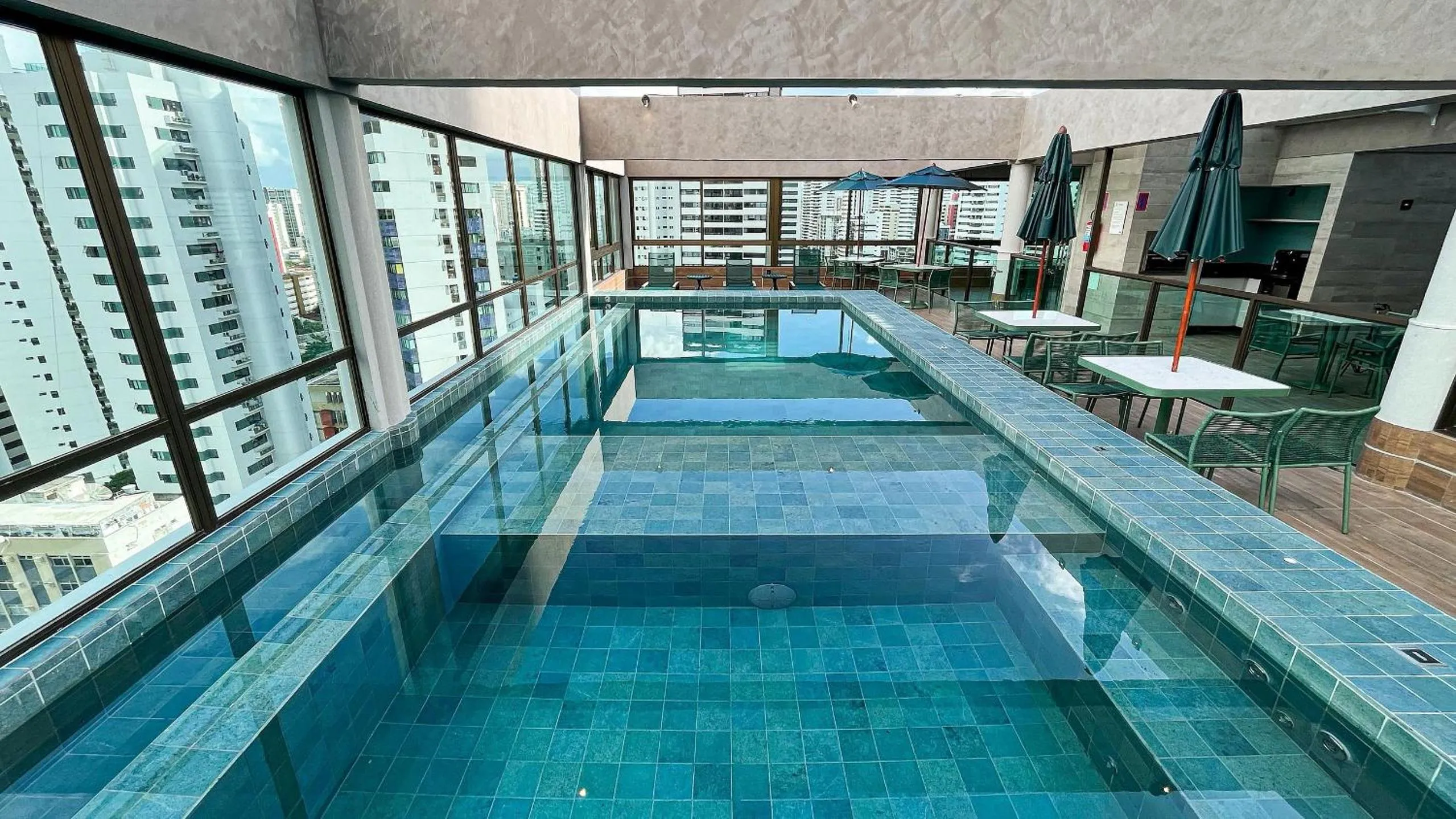 Swimming pool in Rooftop.470 Recife by Carpediem
