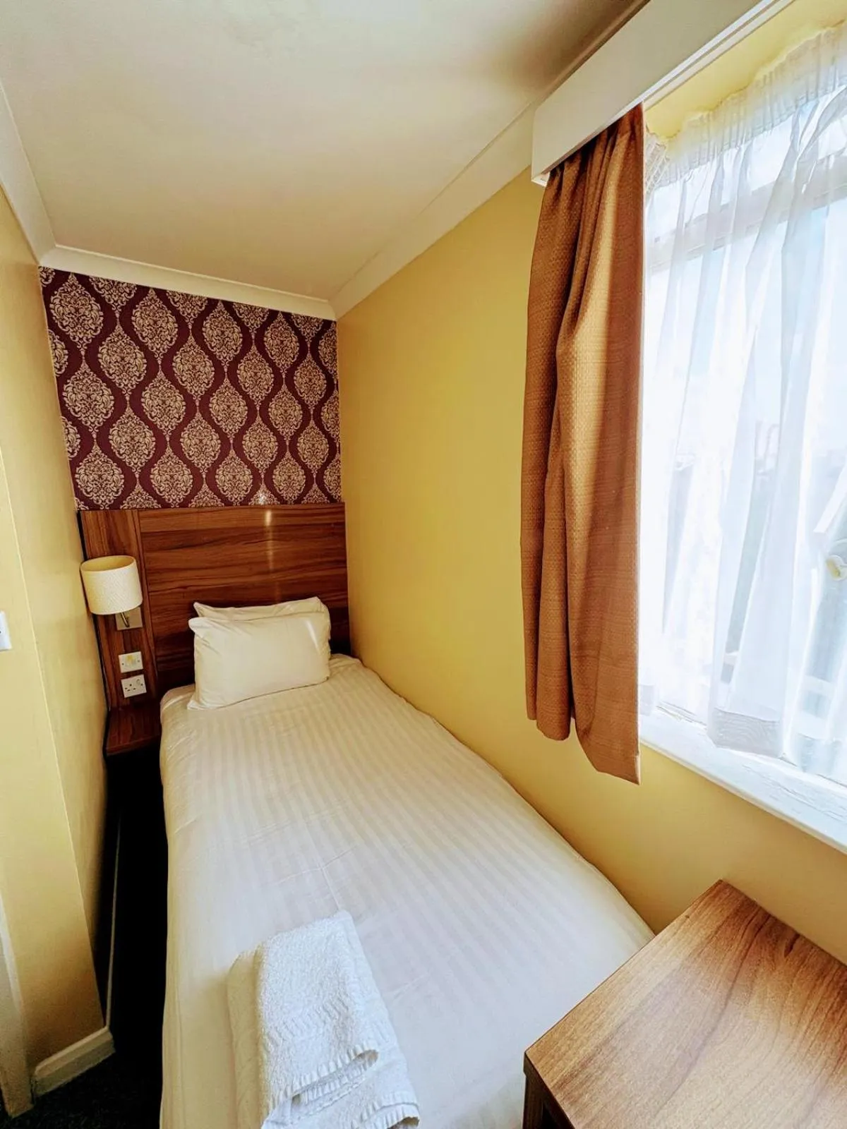 Bed in City Continental London Kensington