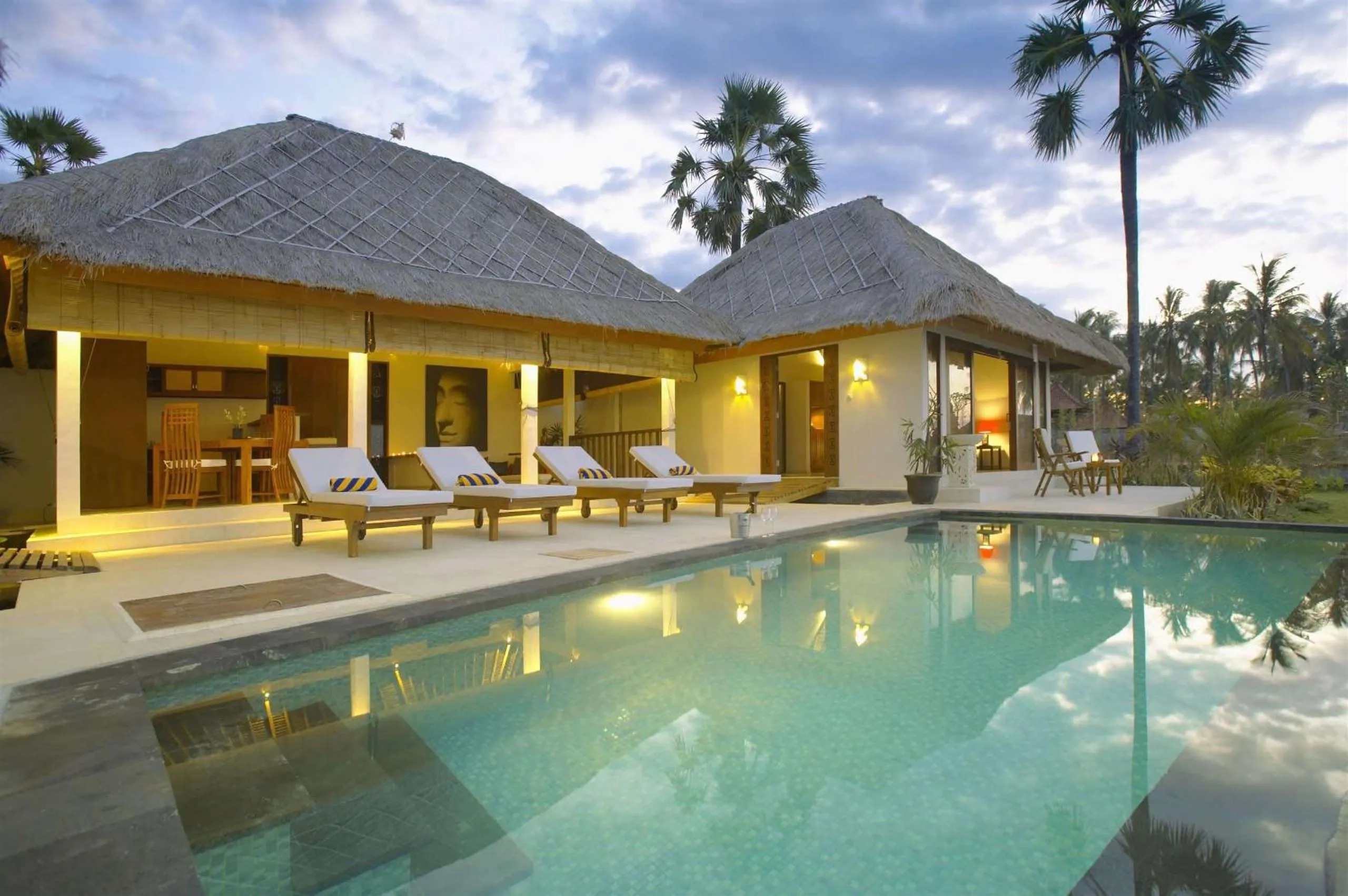 Swimming pool in Siddhartha Oceanfront Resort & Spa Bali