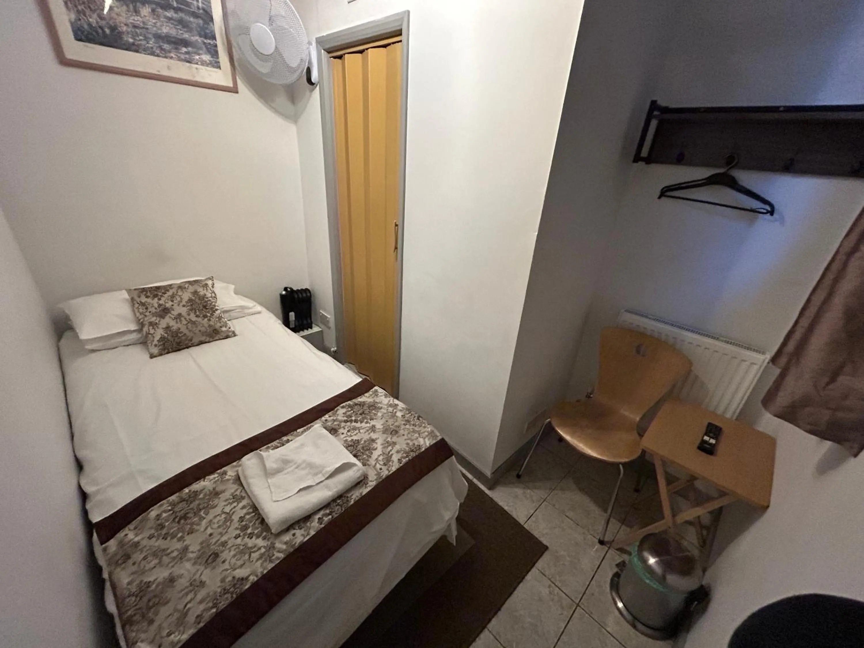 Bed in Earls Court Hotel