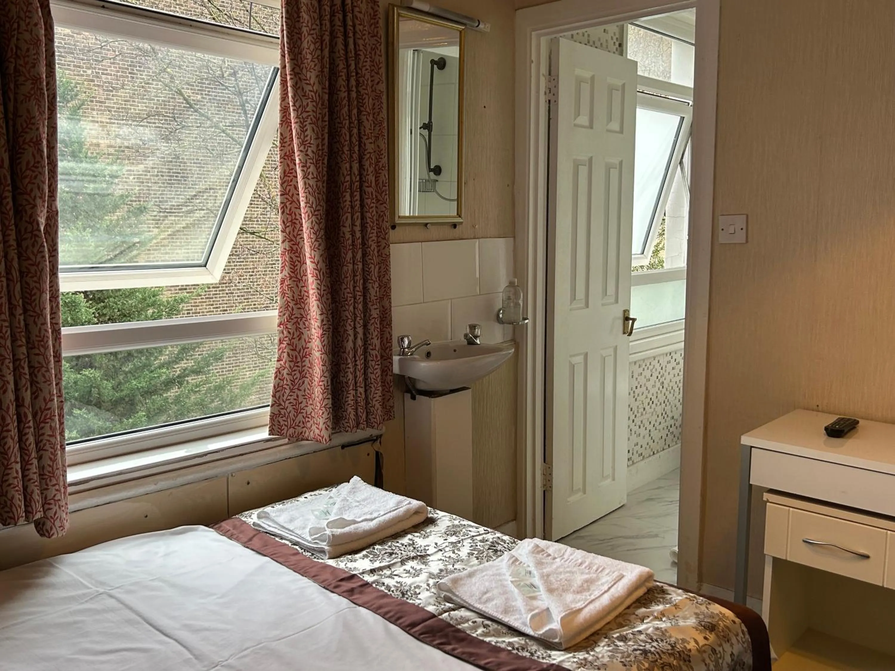 Bed in Earls Court Hotel