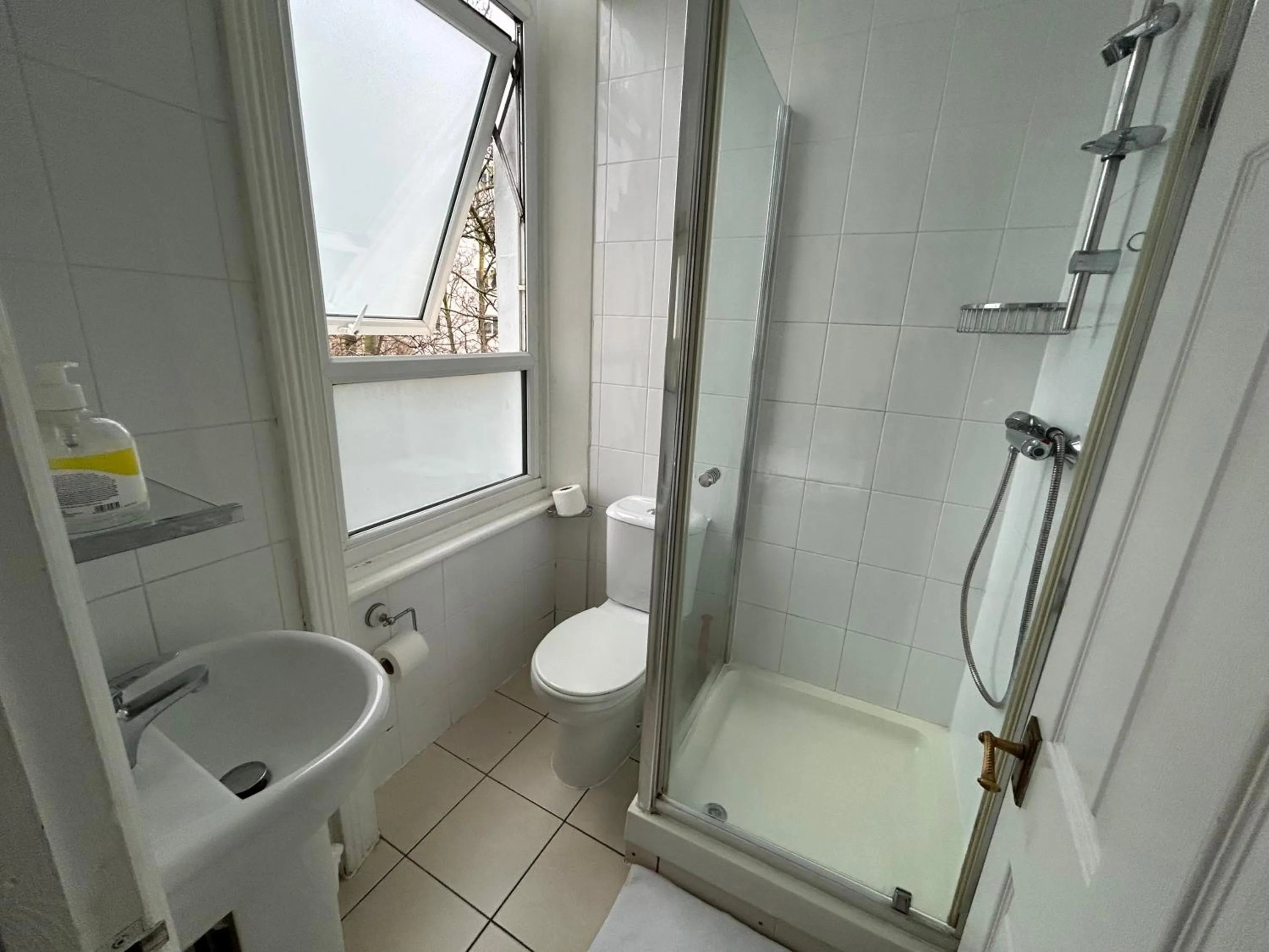 Shower in Earls Court Hotel