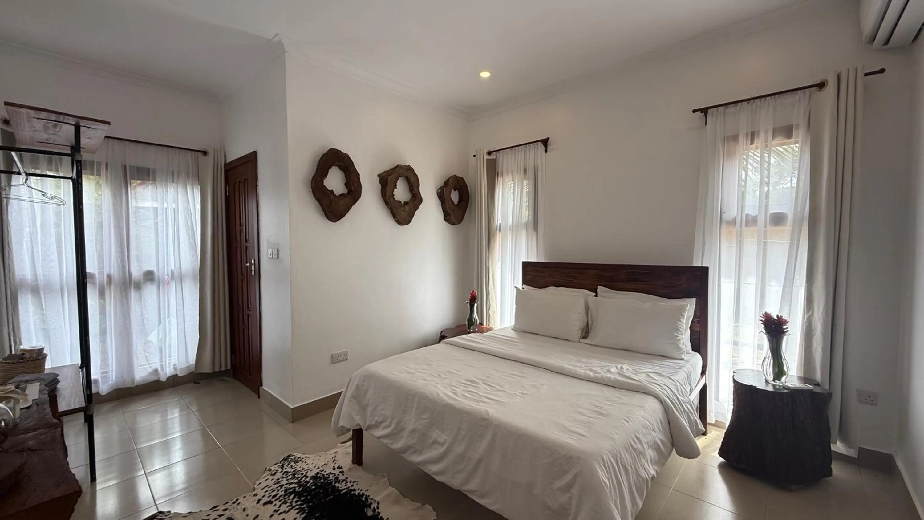 Bed in Tulivu Kilimanjaro Retreat