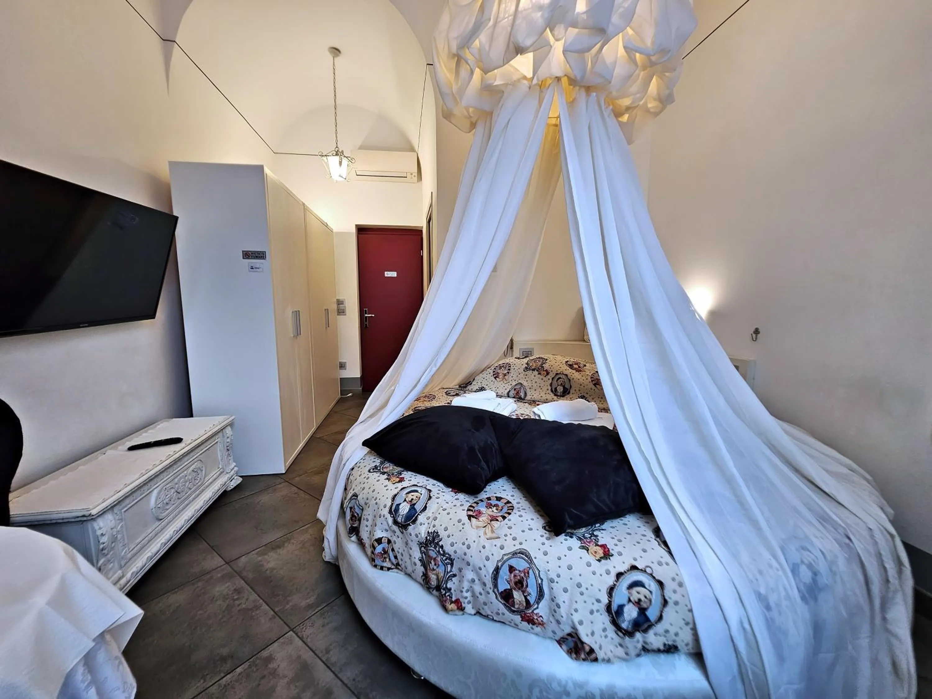 Photo of the whole room, Bed in AB Suite Bohèmien B&B