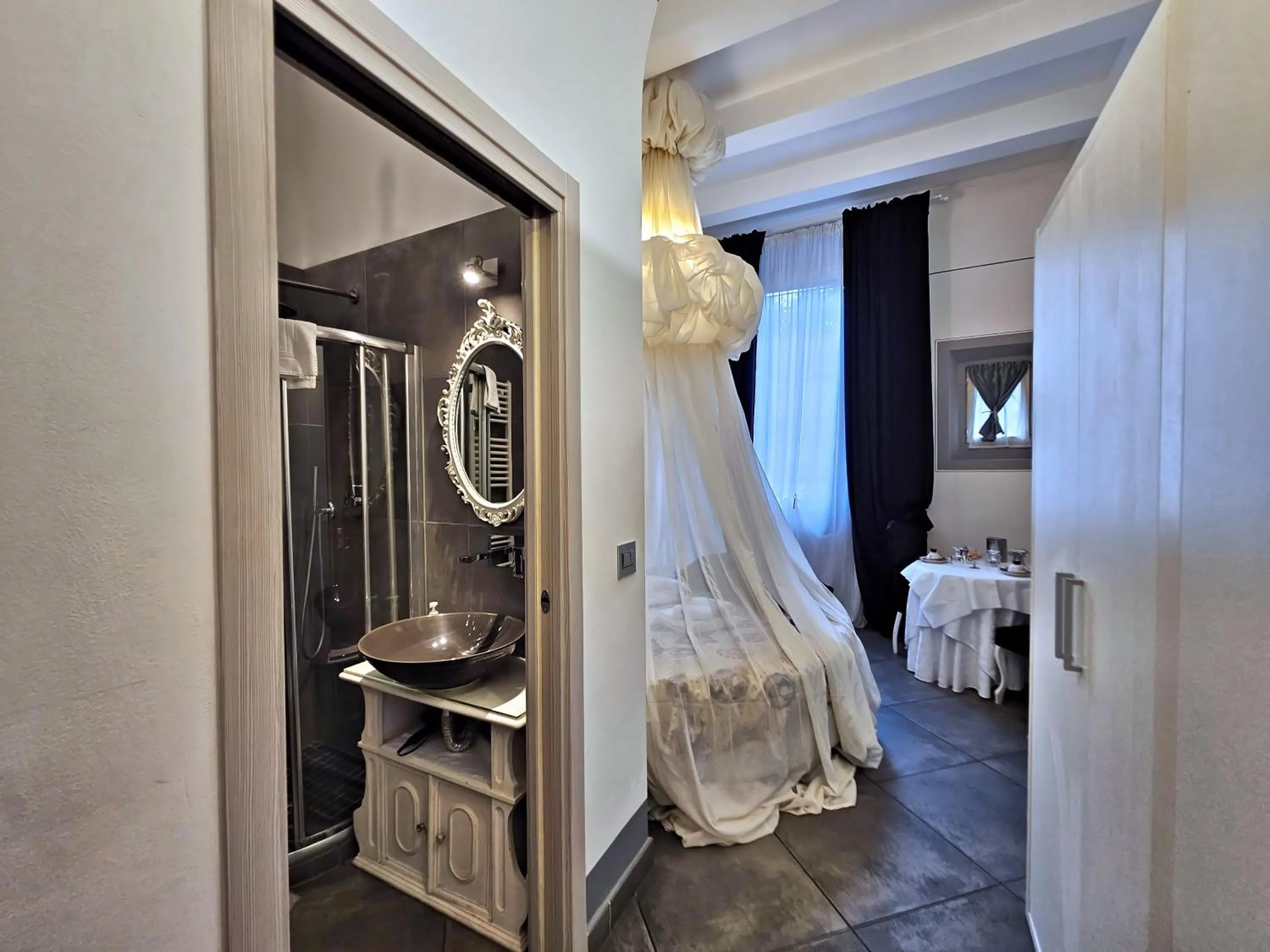 Photo of the whole room, Bed in AB Suite Bohèmien B&B