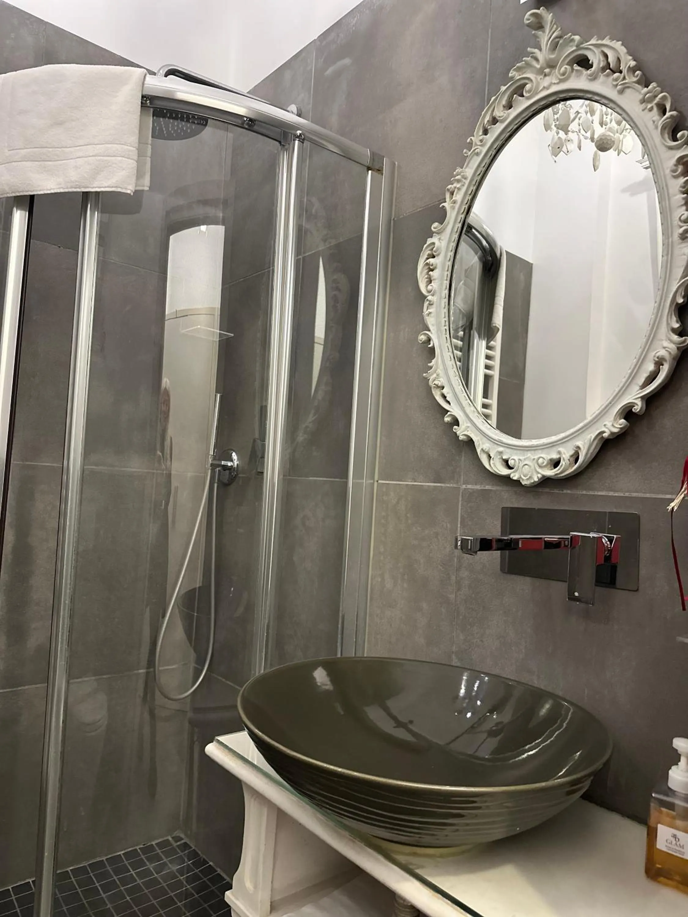 Shower in AB Suite Bohèmien B&B