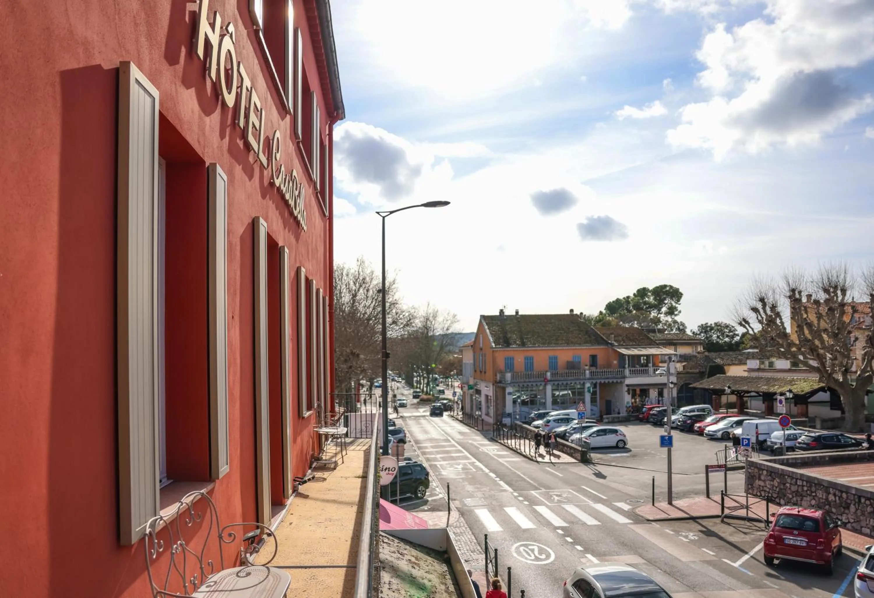 Facade/entrance in Hôtel CASABELLA Cannes Mouans Sartoux