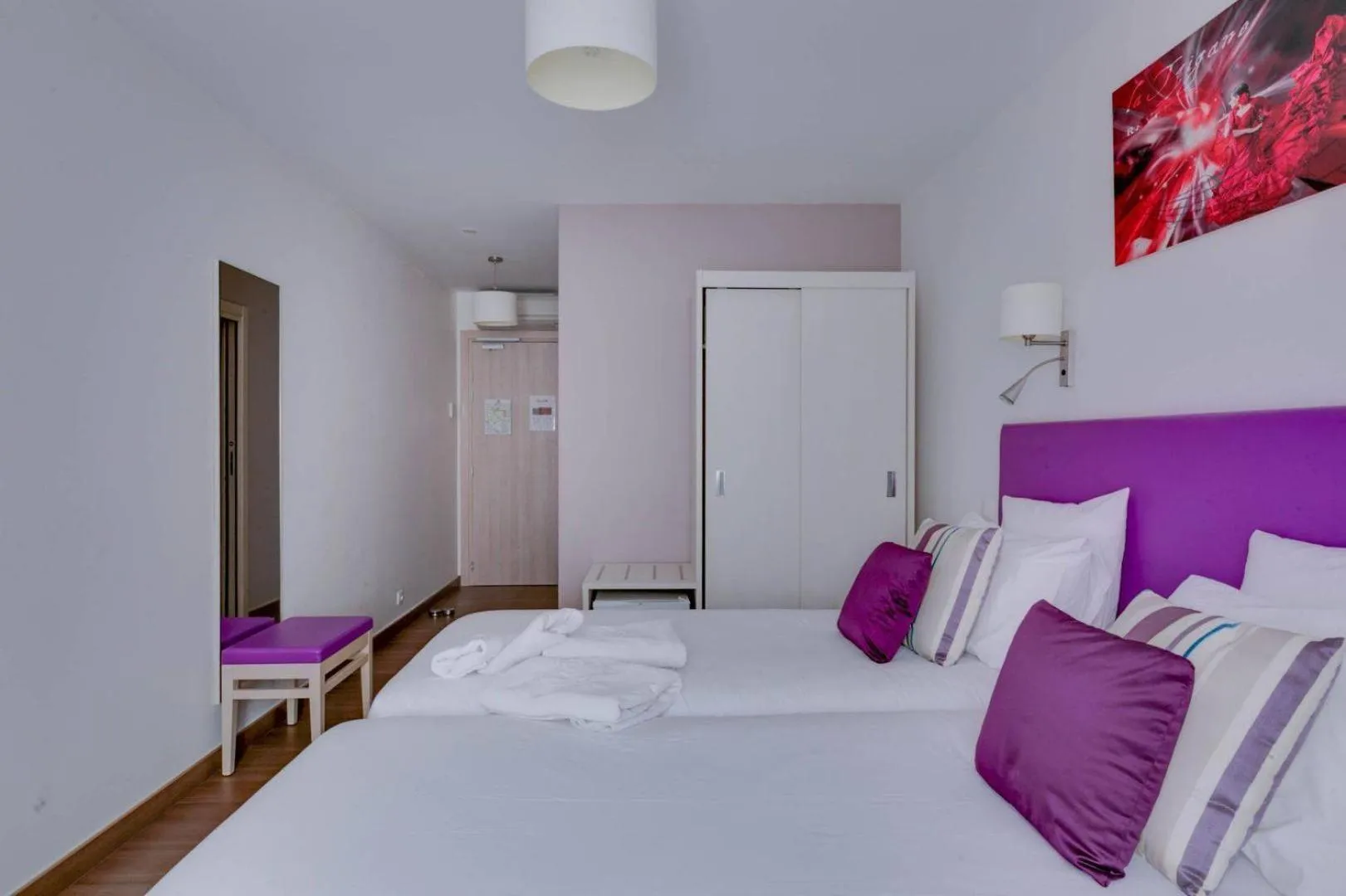 Bedroom, Bed in Hôtel CASABELLA Cannes Mouans Sartoux