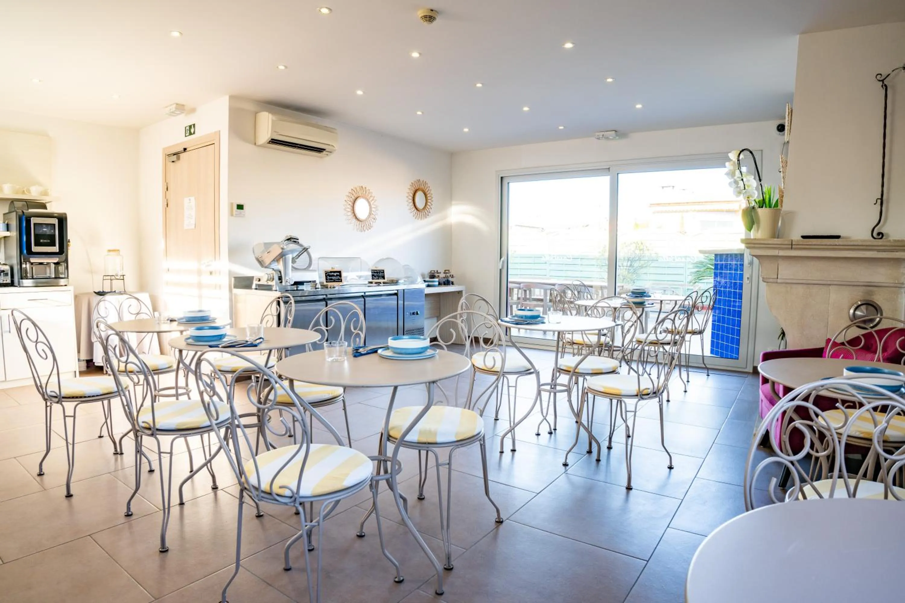 Breakfast in Hôtel CASABELLA Cannes Mouans Sartoux