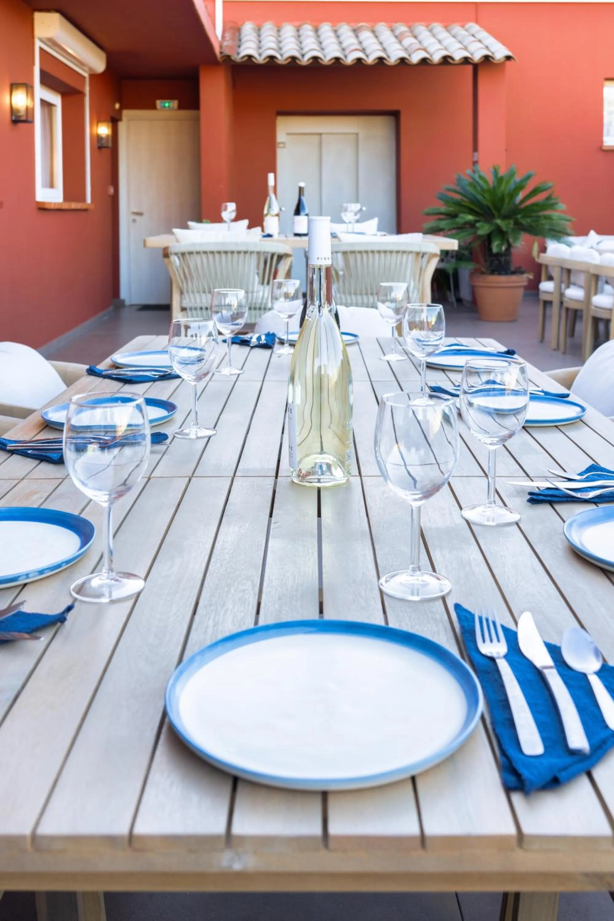 Patio in Hôtel CASABELLA Cannes Mouans Sartoux