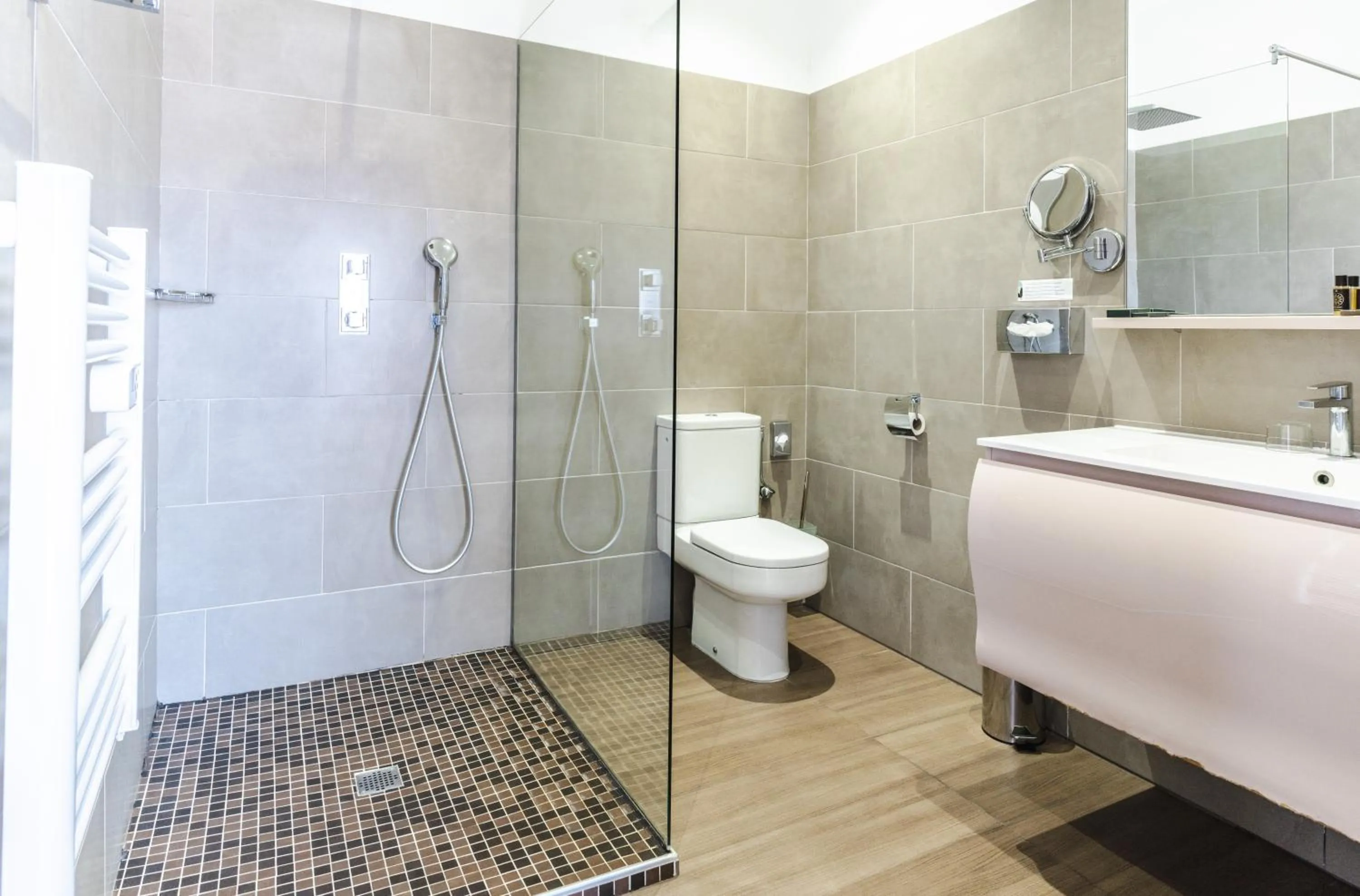 Bathroom in Hôtel CASABELLA Cannes Mouans Sartoux