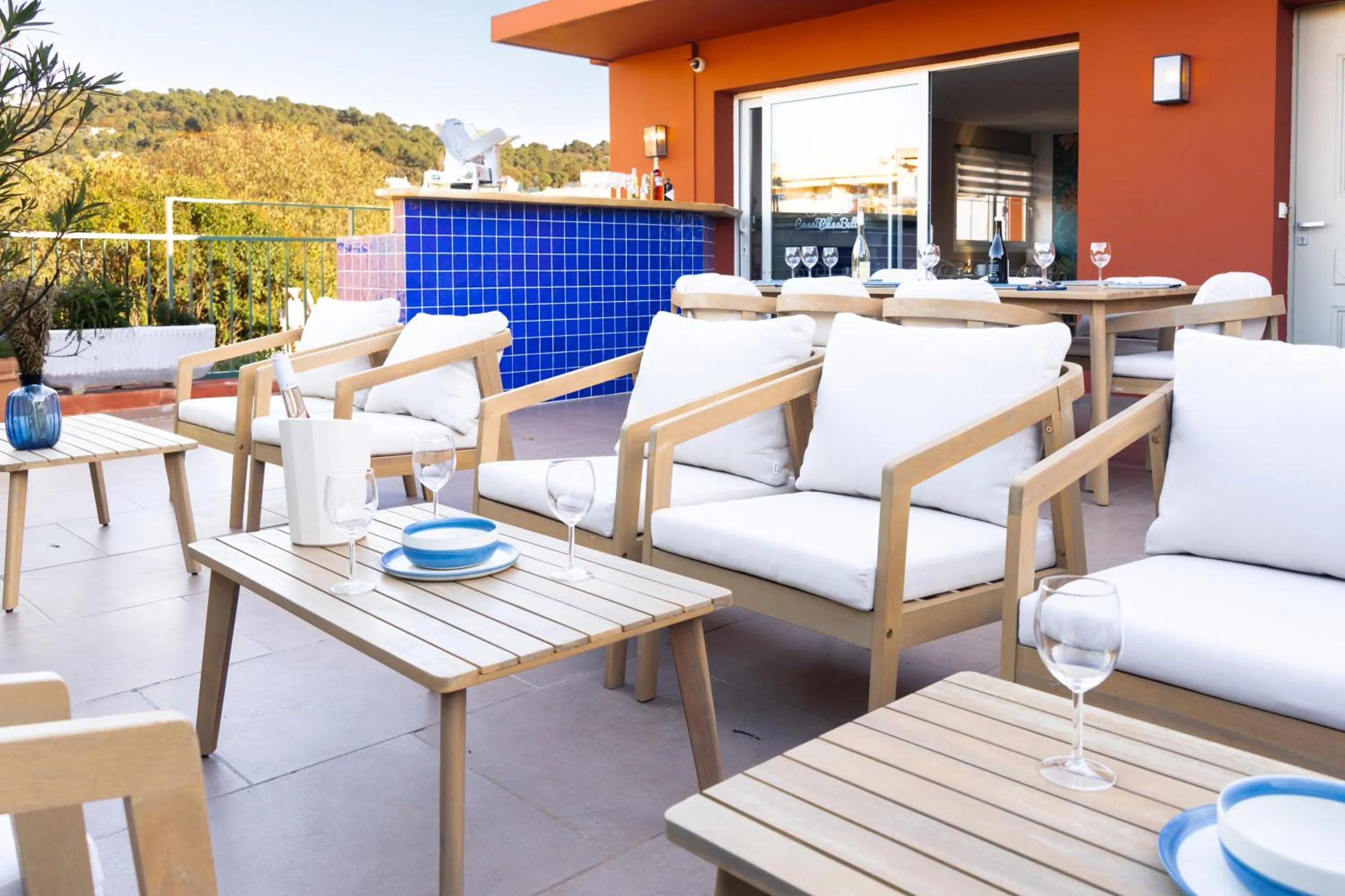 Patio in Hôtel CASABELLA Cannes Mouans Sartoux