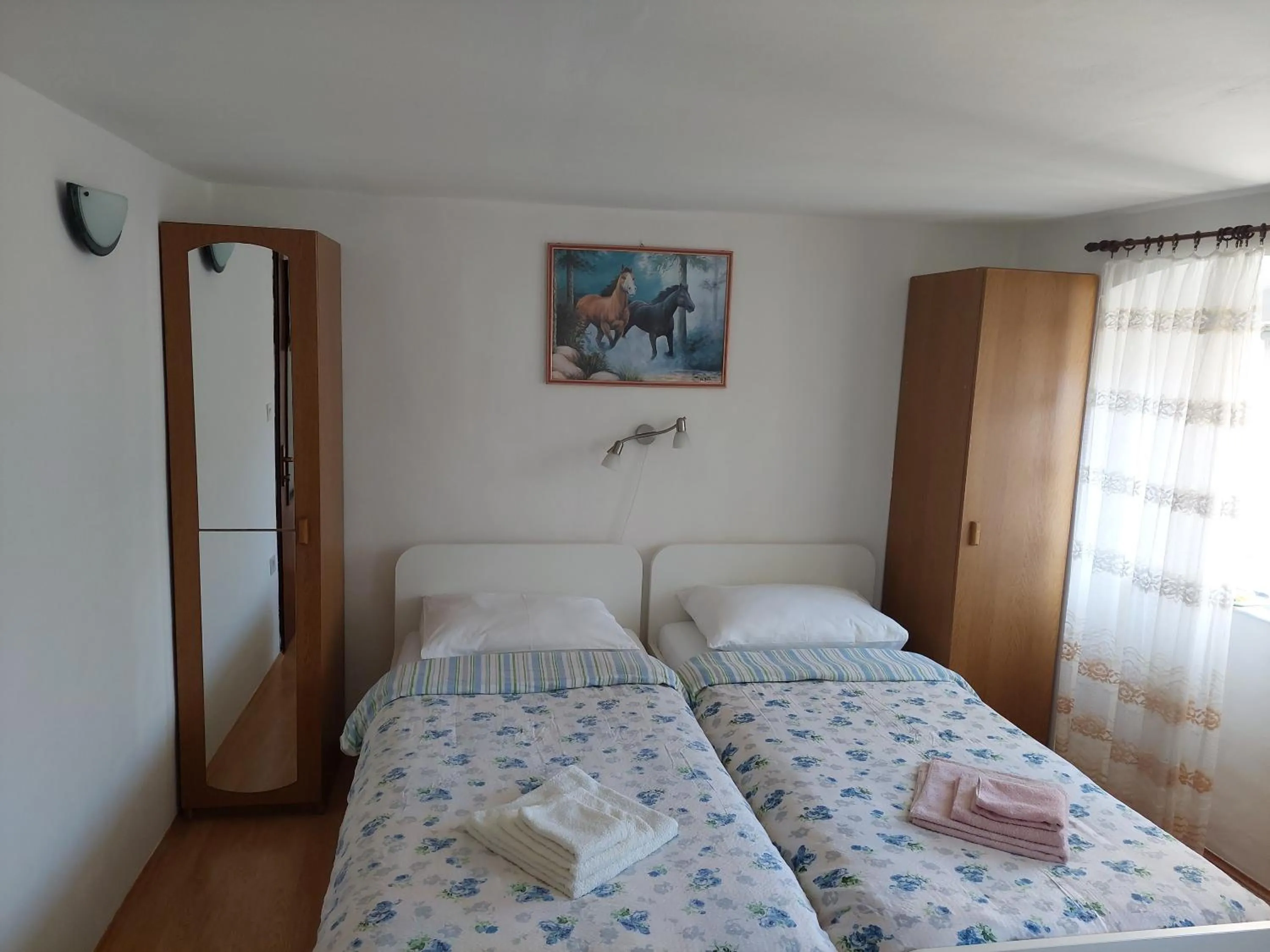 Twin Room with Garden View - single occupancy in Rooms Mario