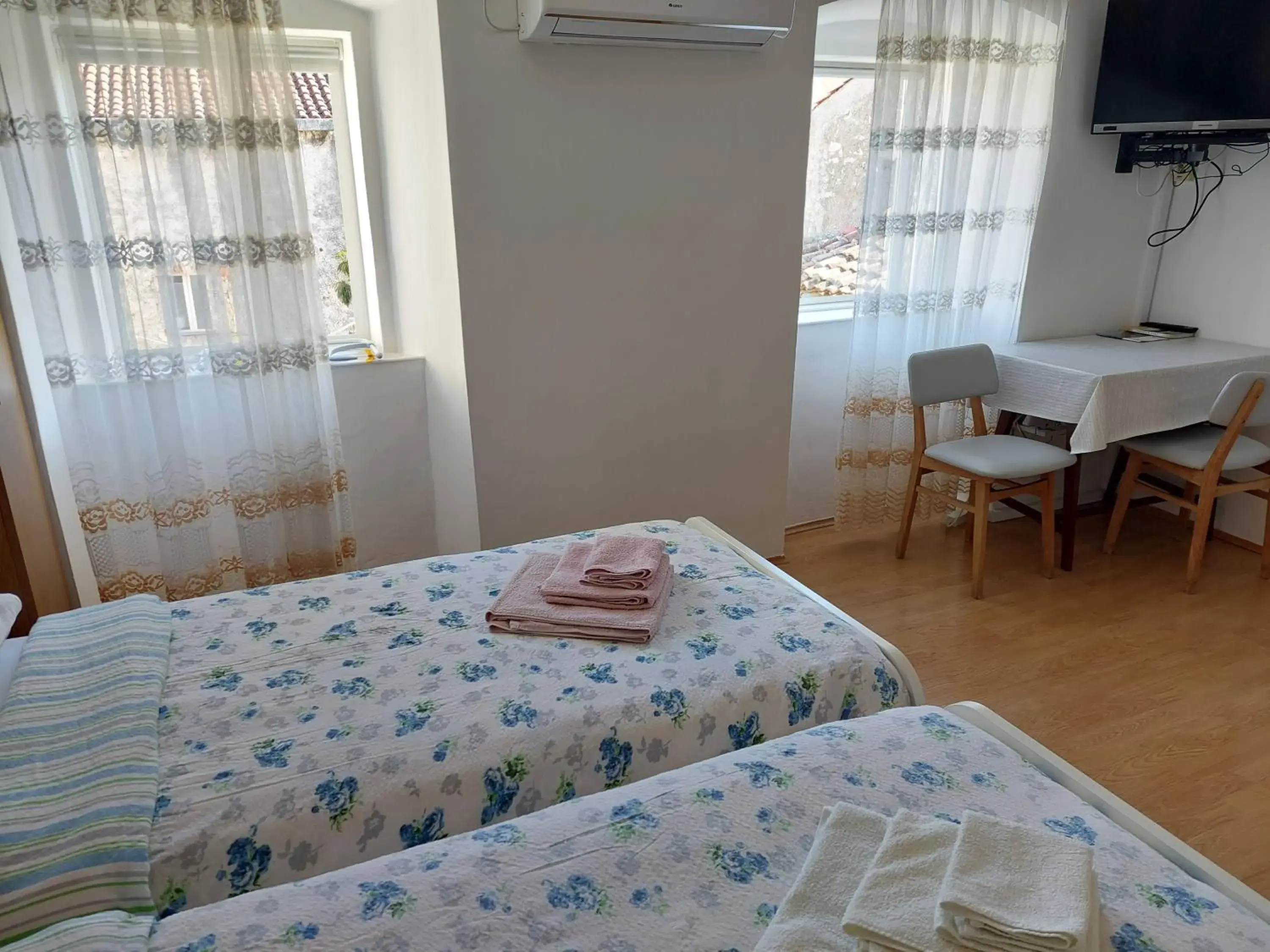 Twin Room with Garden View - single occupancy in Rooms Mario Twin Room with Garden View - single occupancy in Rooms Mario