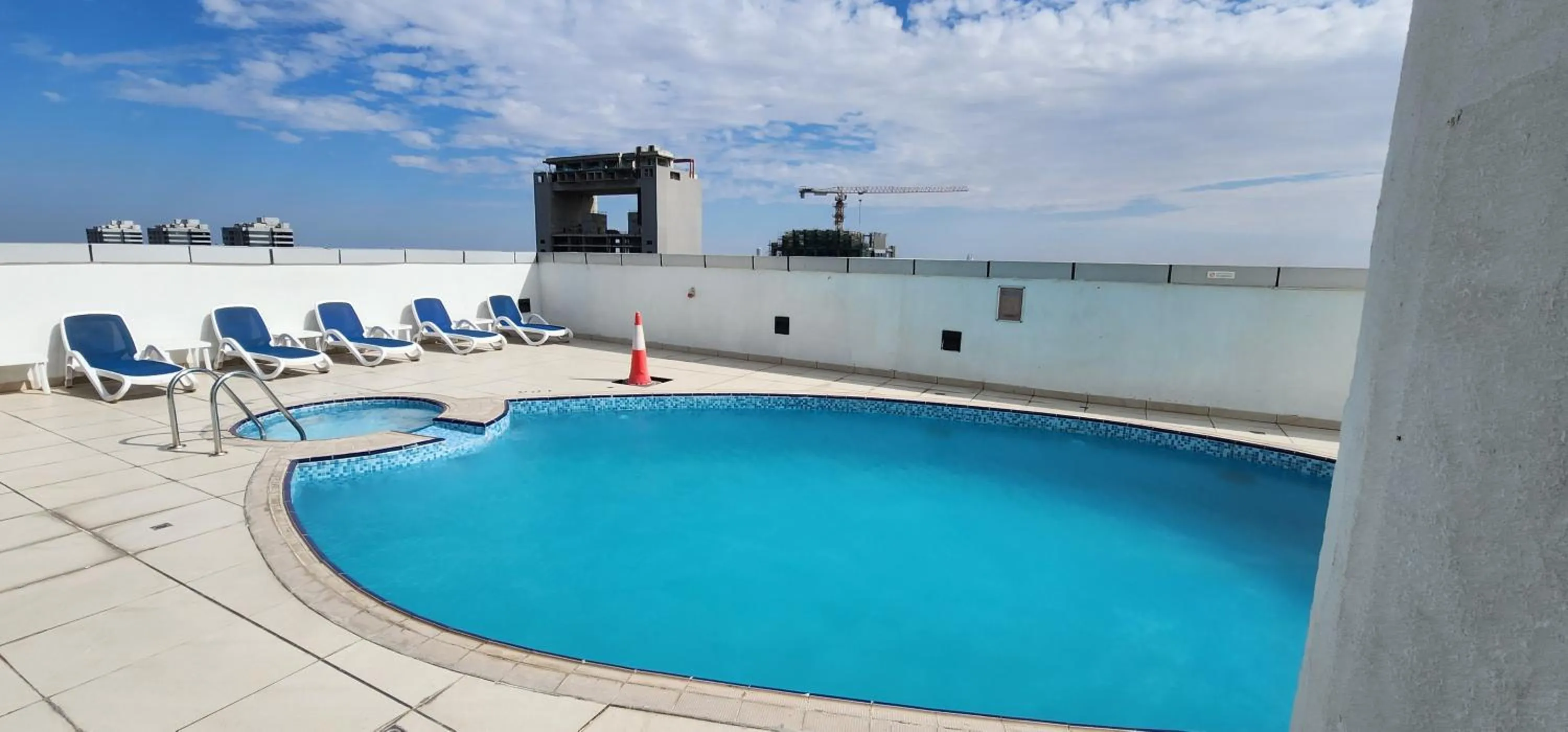 Day in Preatoni Tower - JLT by Golden Casa