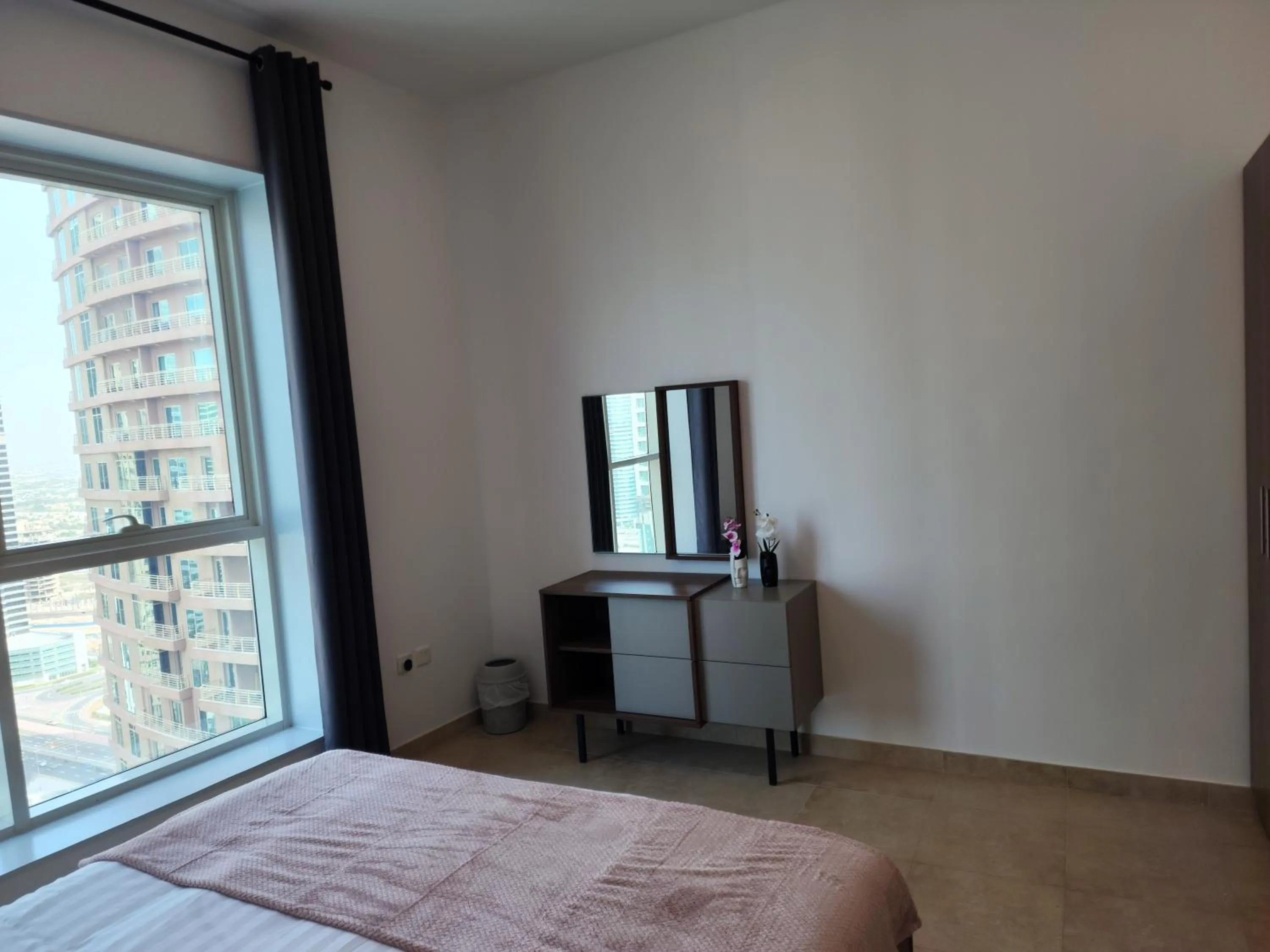 Bed in Preatoni Tower - JLT by Golden Casa