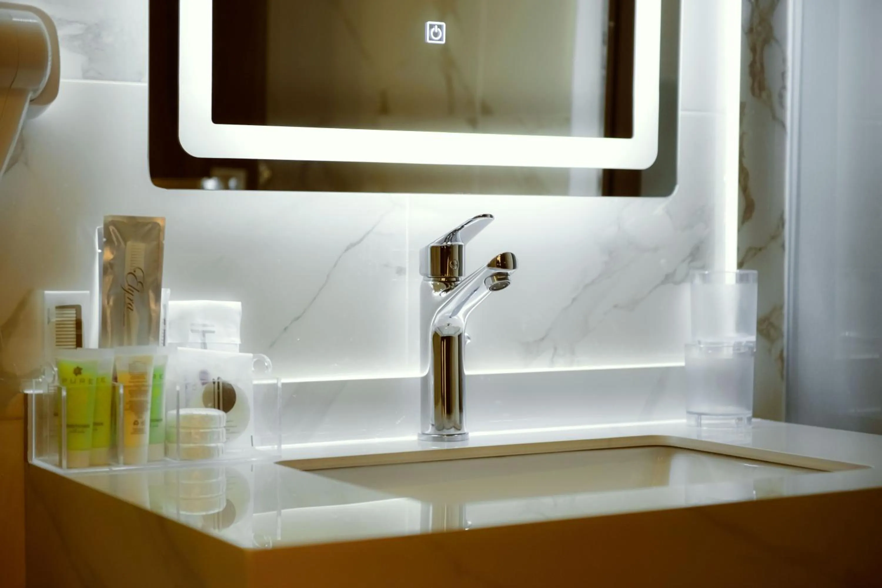 Bathroom in Petra Bermudez Hotel