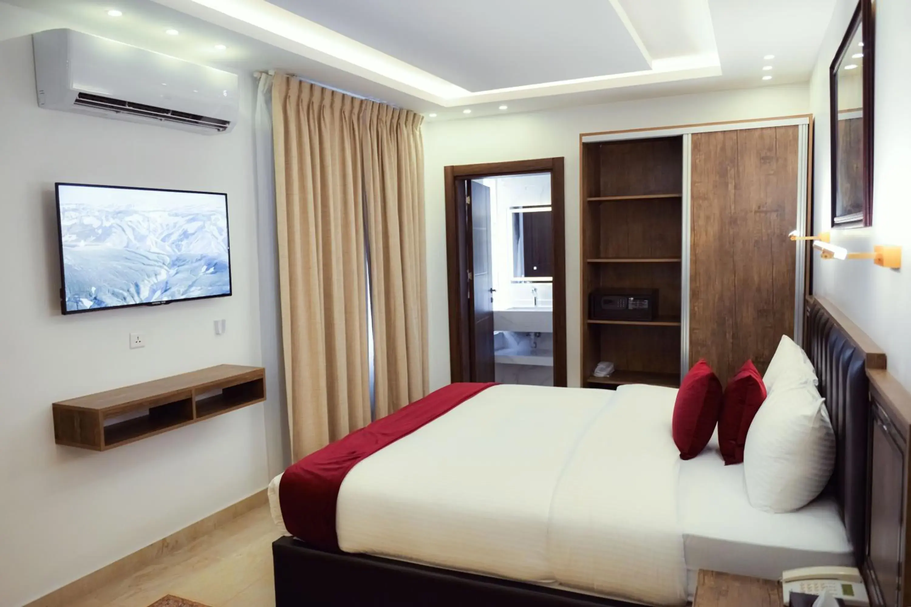 Deluxe Double Room in Petra Bermudez Hotel Deluxe Double Room in Petra Bermudez Hotel