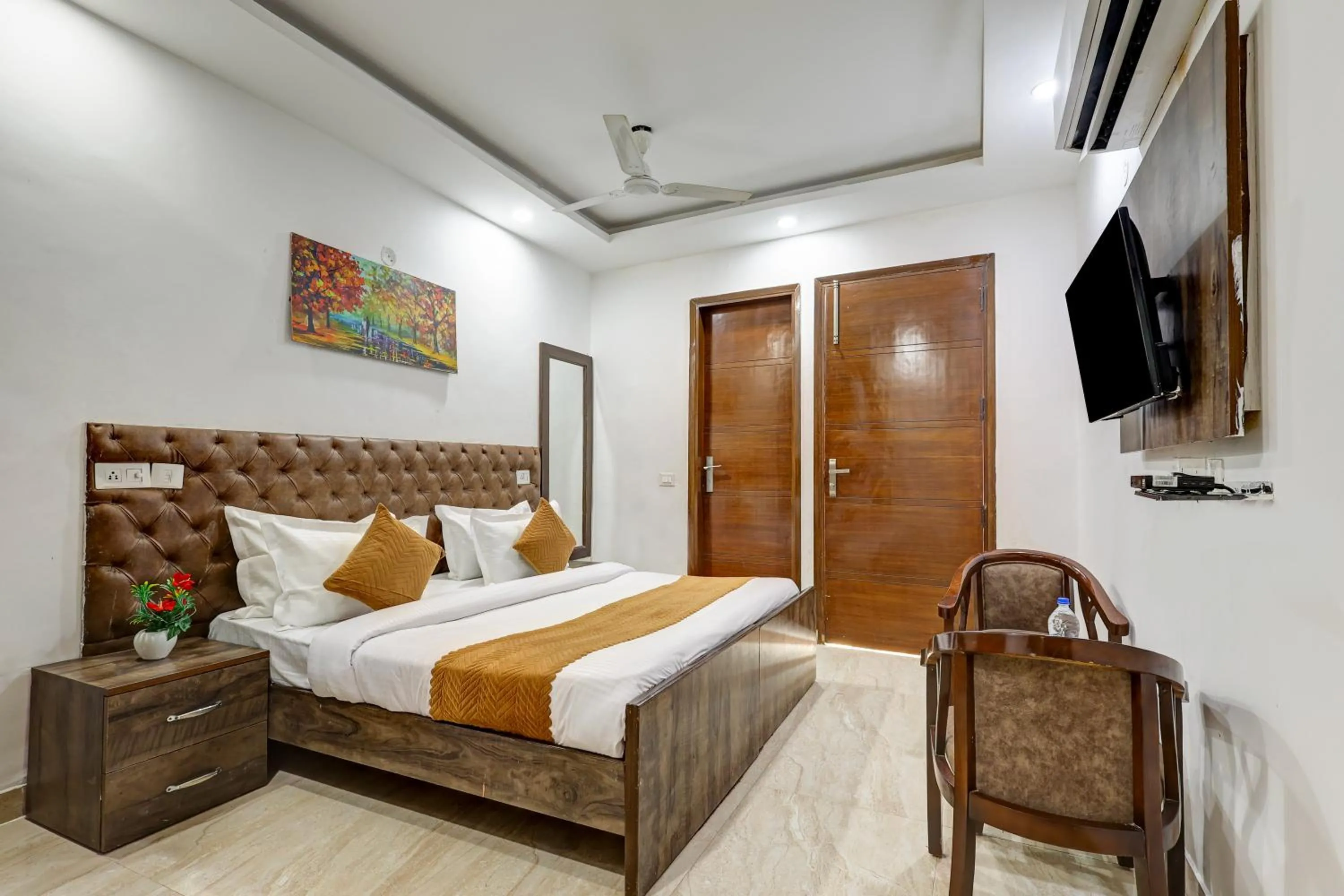 Bed in Mauryan Elite Hotel Qutab Minar Metro Station