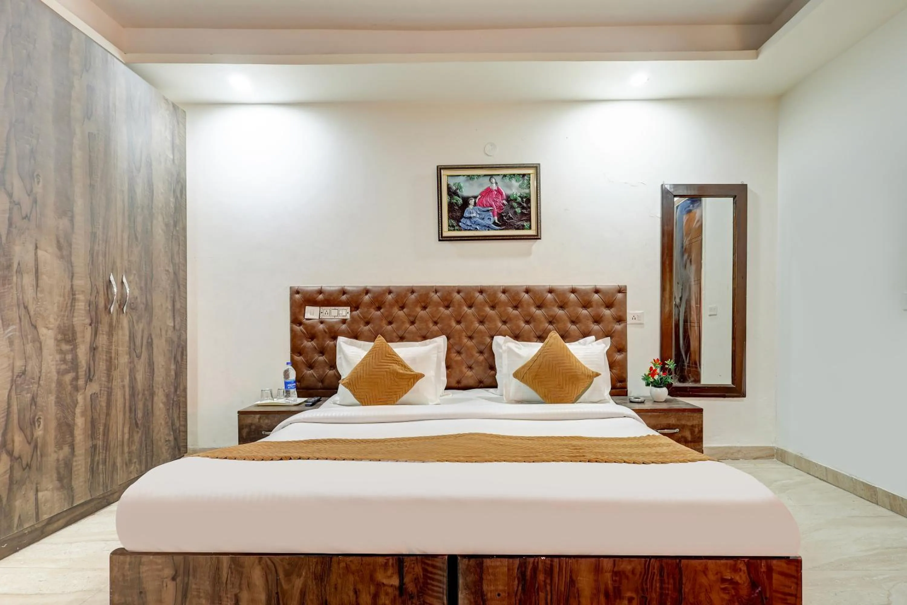 Bed in Mauryan Elite Hotel Qutab Minar Metro Station