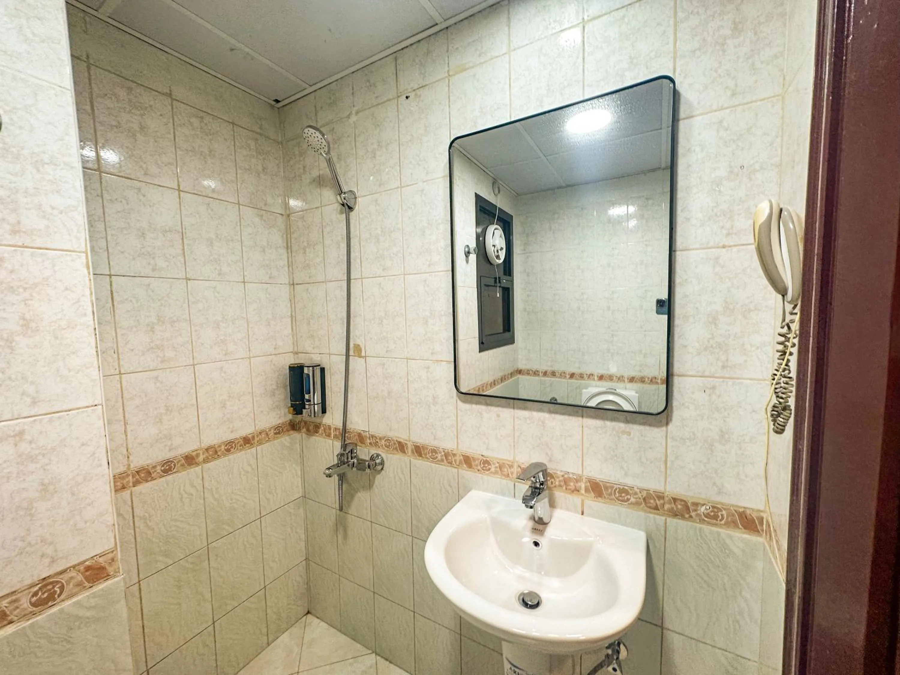 Bathroom in TAMARIND HOTEL