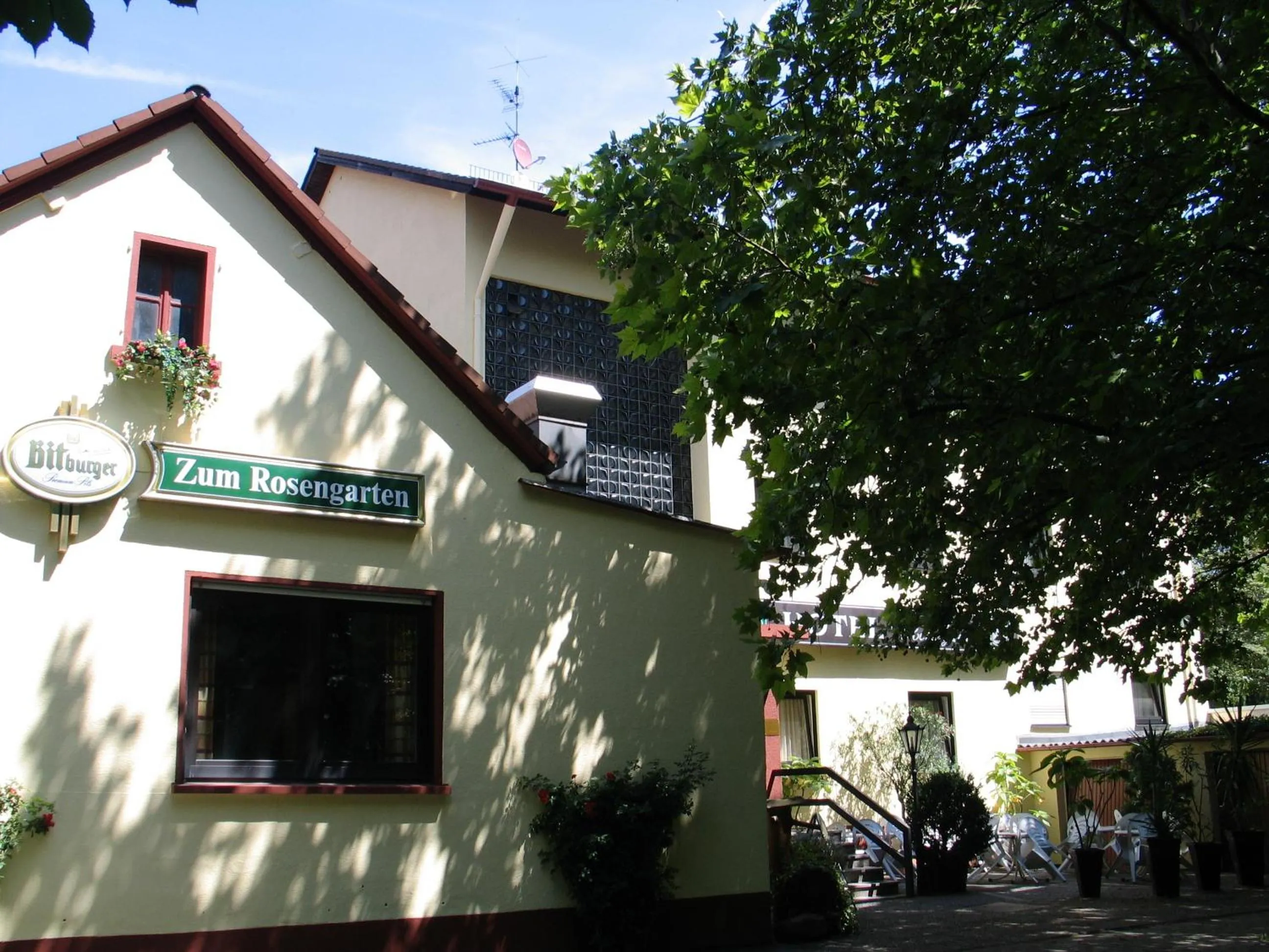 Property building in Hotel Zum Rosengarten