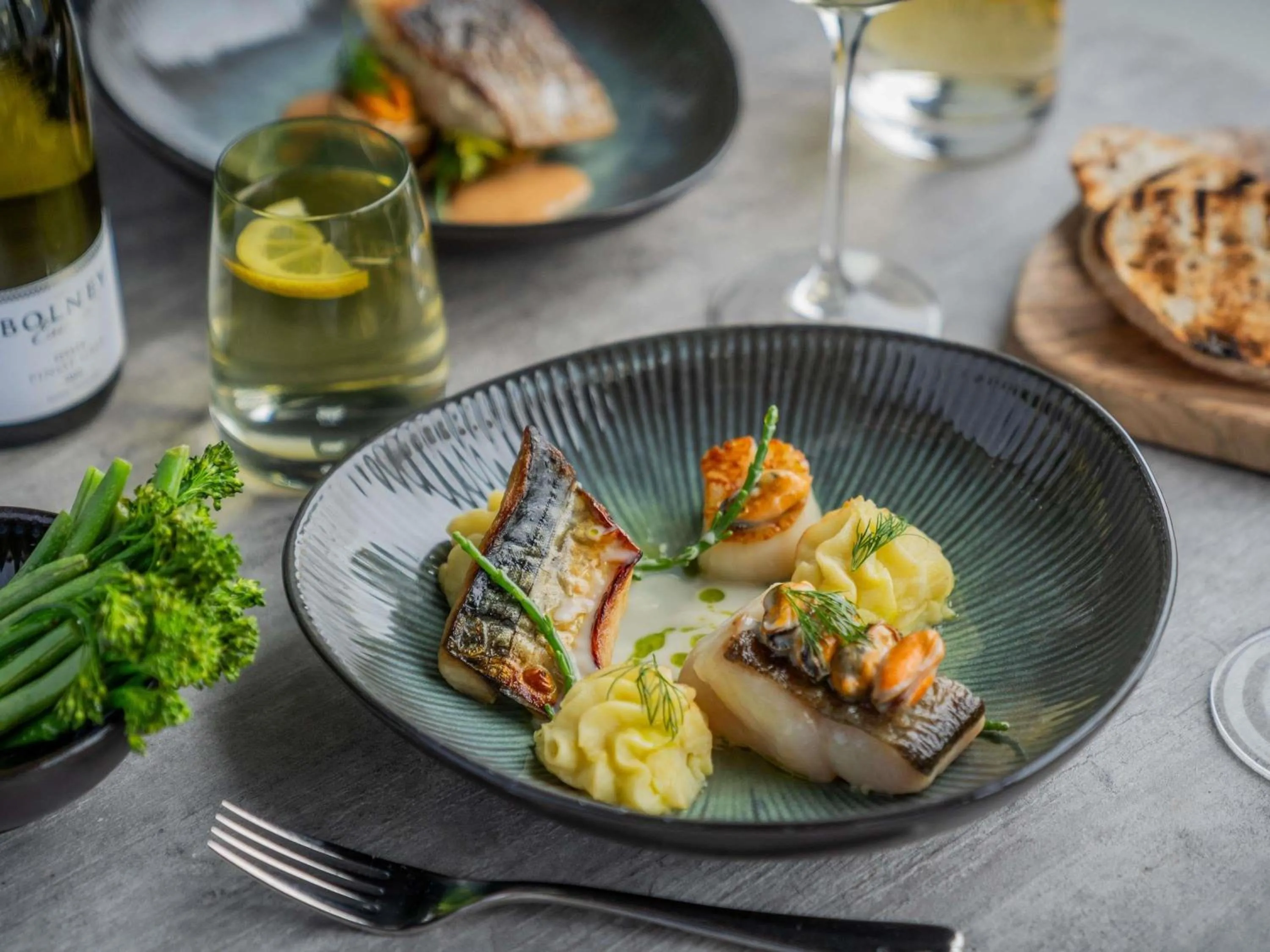 Restaurant/places to eat in Mercure Brighton Seafront Hotel