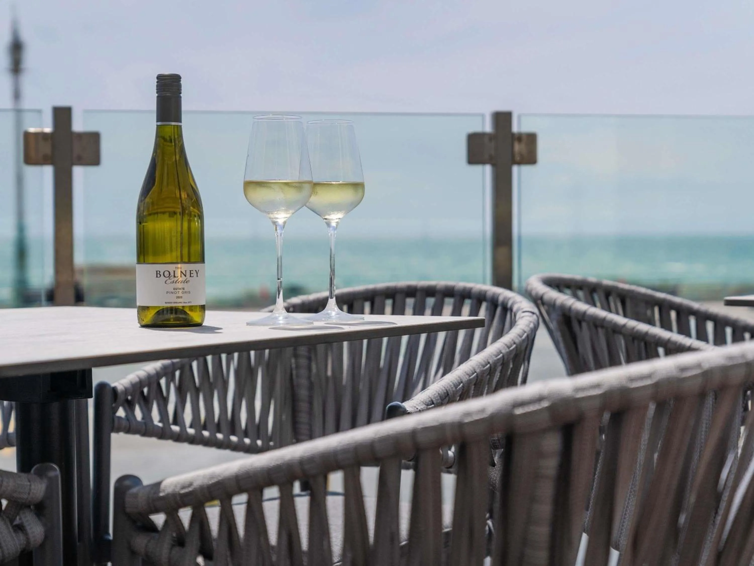 Restaurant/places to eat in Mercure Brighton Seafront Hotel