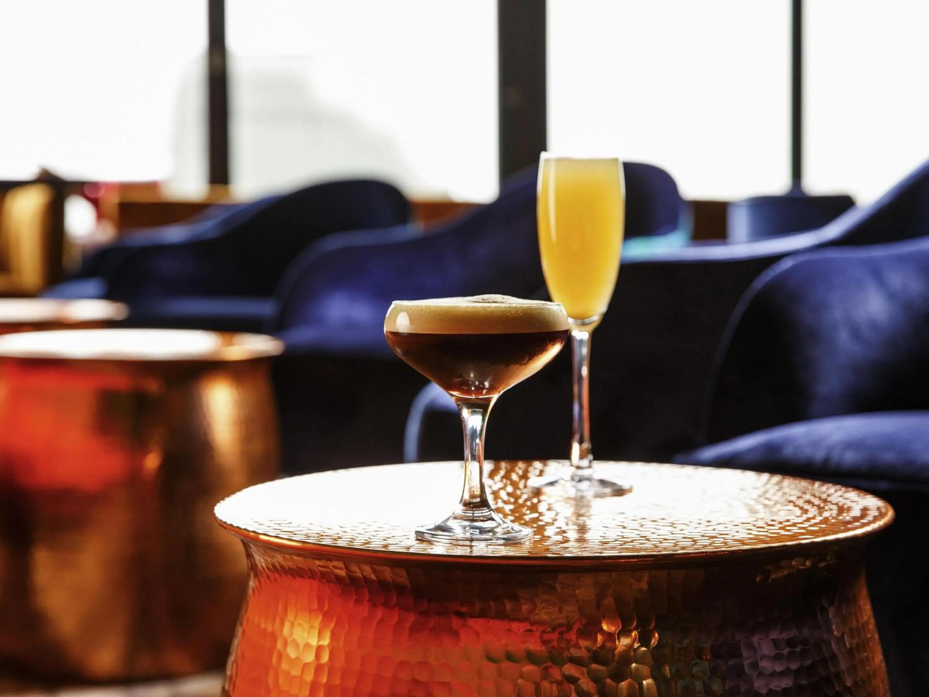 Lounge or bar in Mercure Brighton Seafront Hotel