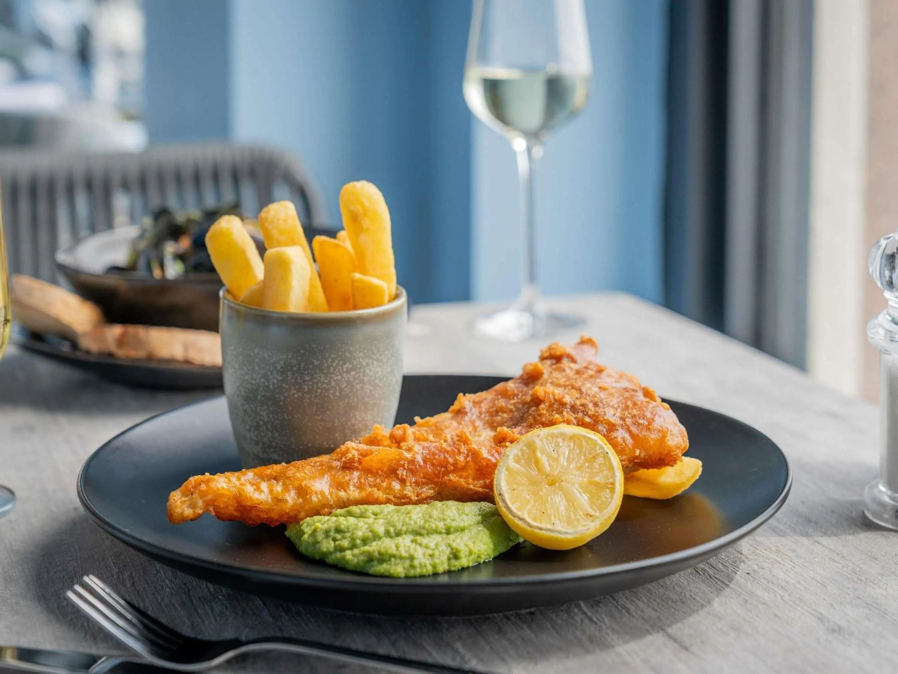 Restaurant/places to eat in Mercure Brighton Seafront Hotel