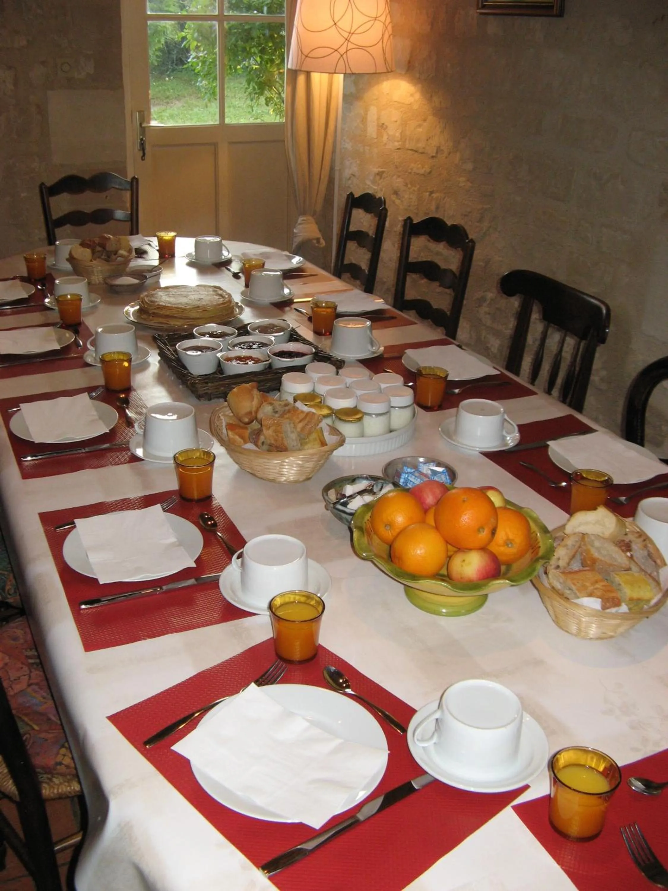 Lounge or bar in La Balastière