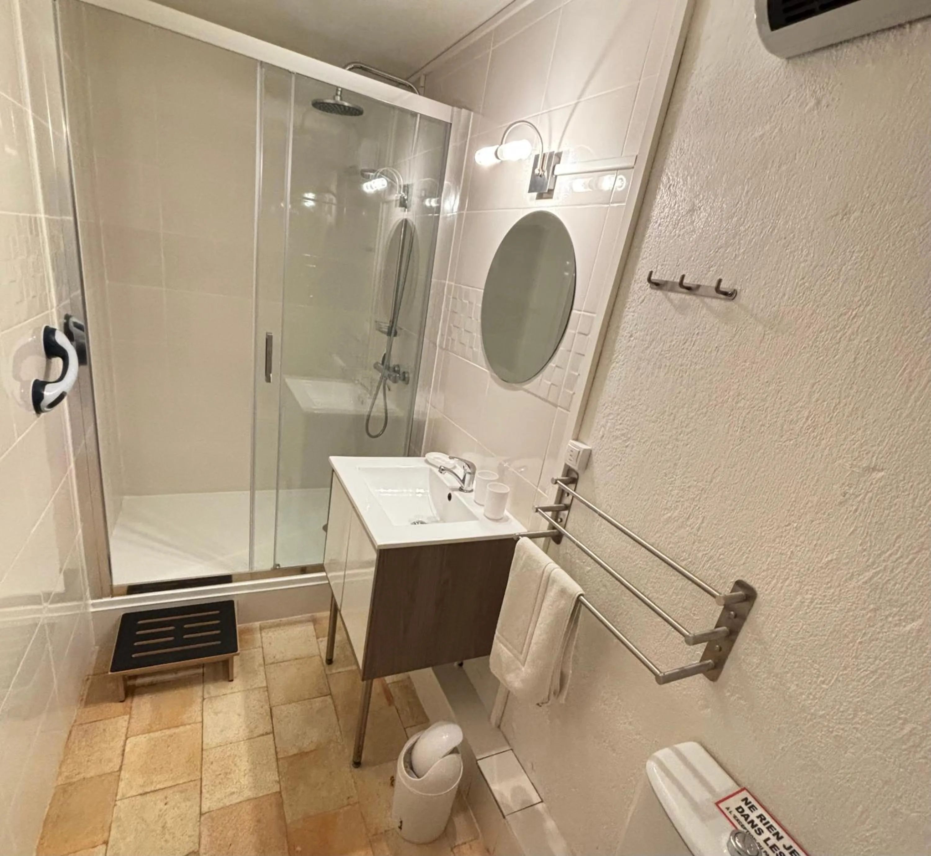 Shower in La Balastière