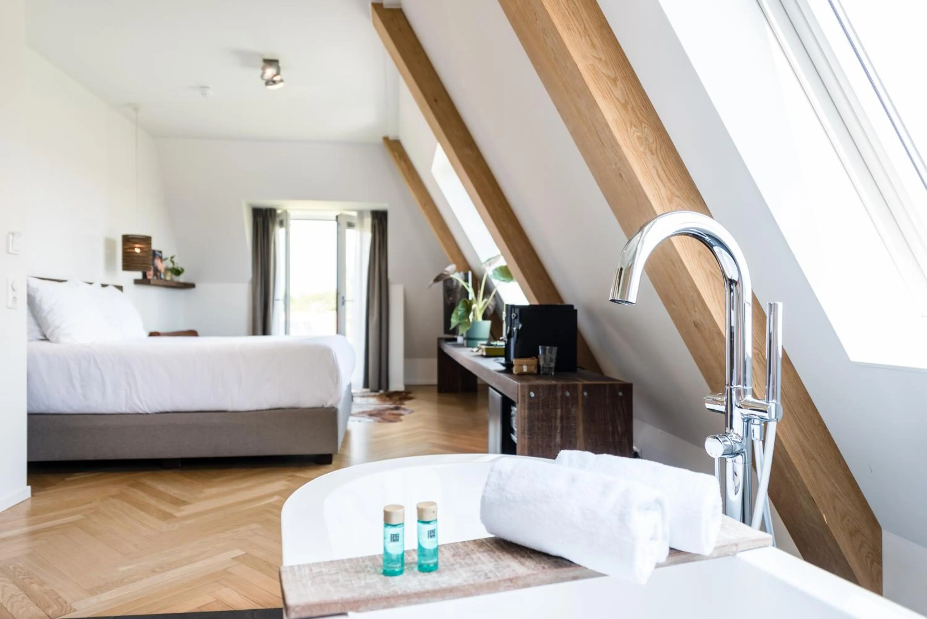 Bedroom, Bed in Van Heeckeren Hotel