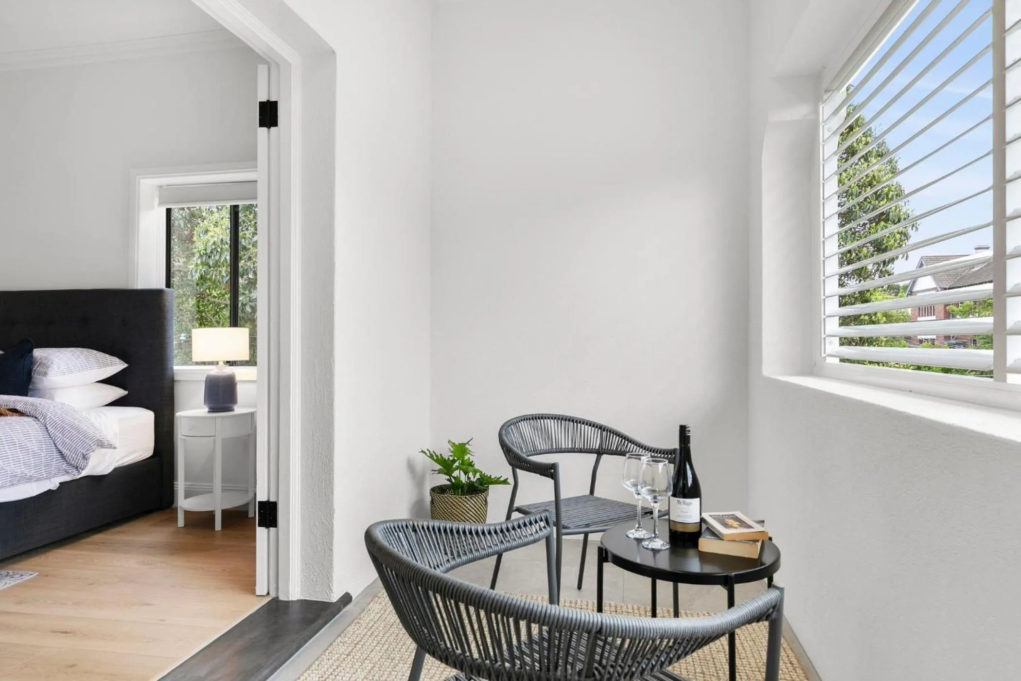 Balcony/Terrace, Bed in Hamilton Lodge Apartments by Urban Rest